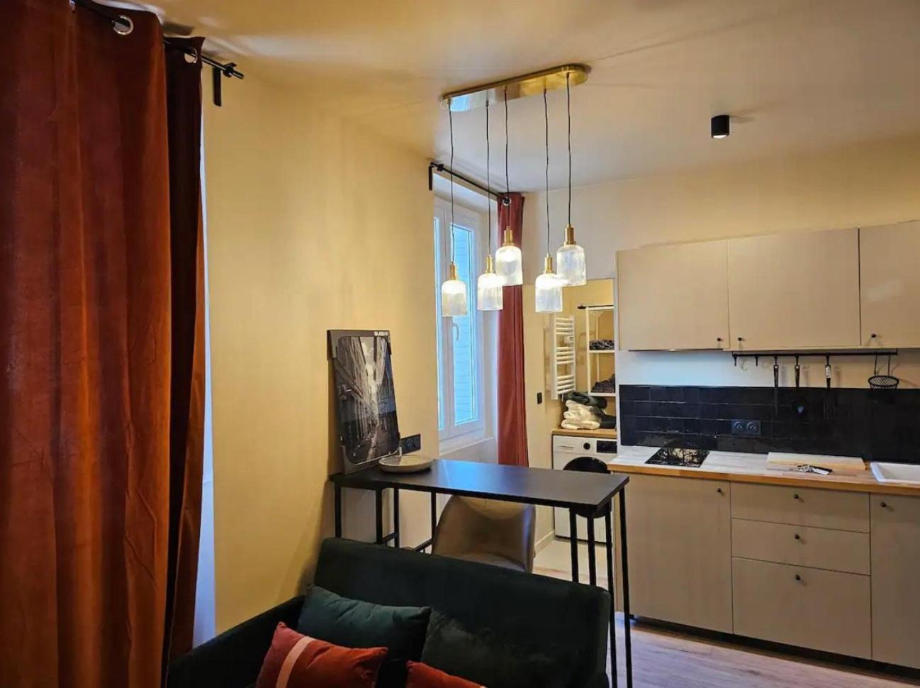 Description Maryse Bastie Appartement *
