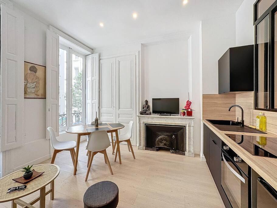 Cosy Appartement, Centre Capucins 1 *