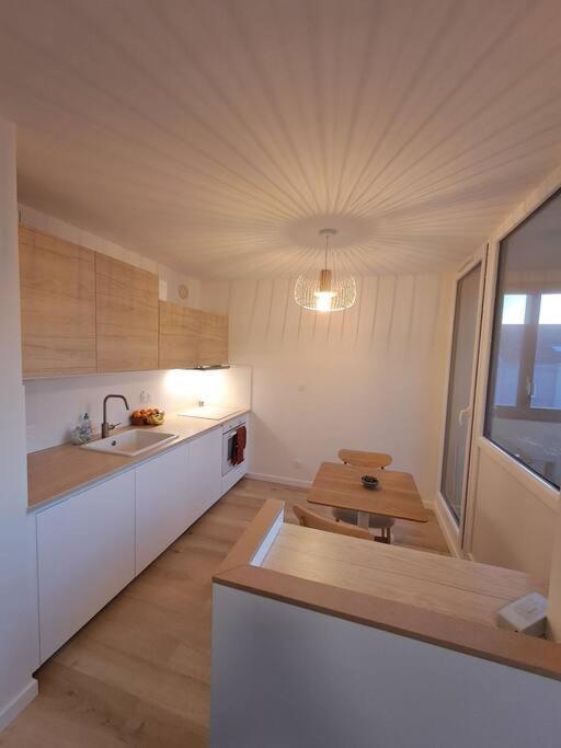 Renovated Flat With Loggia - Gare Part-dieu 5min Apartment Lyon