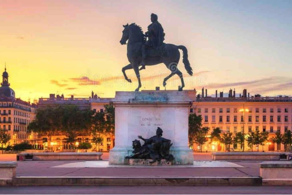 L'auguste, Proche Opera Et Climatise, 1 Lyon