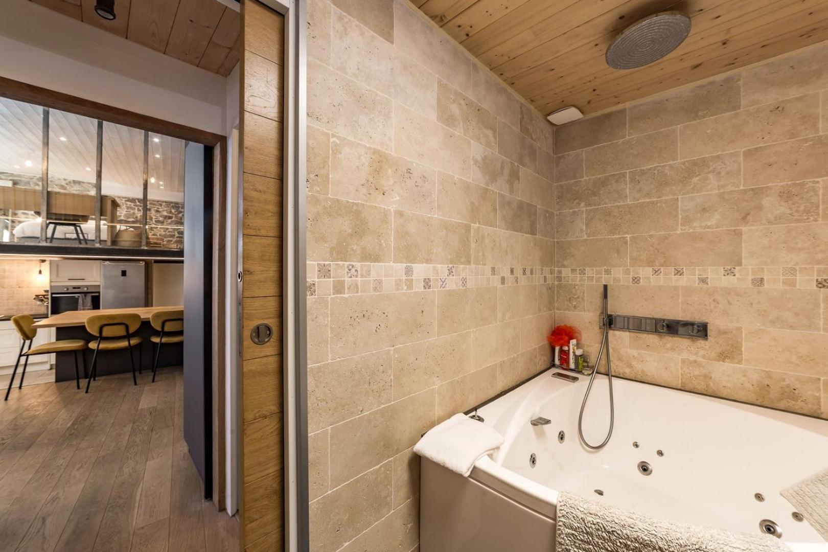 Le Duplex Des Pentes Ail Apartment *