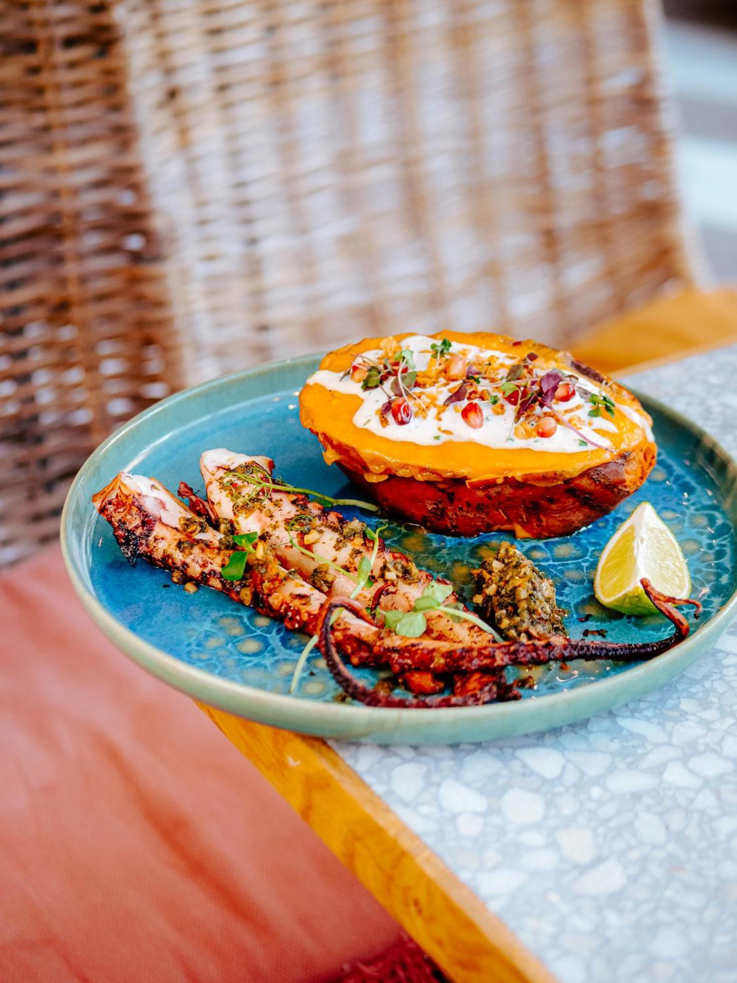 Chromatics & Restaurant Hill Club By Happyculture Hotel 3*