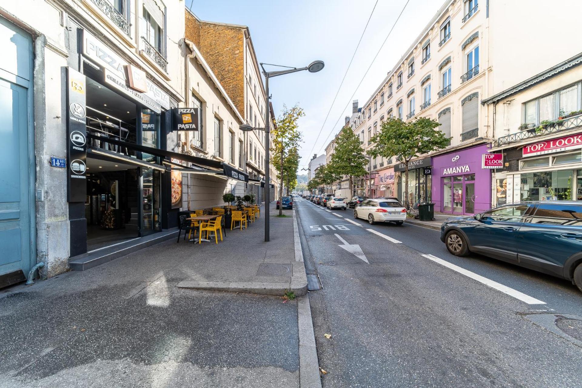 Le Marietton Cosy A Deux Pas Du Metro Valmy Appartement