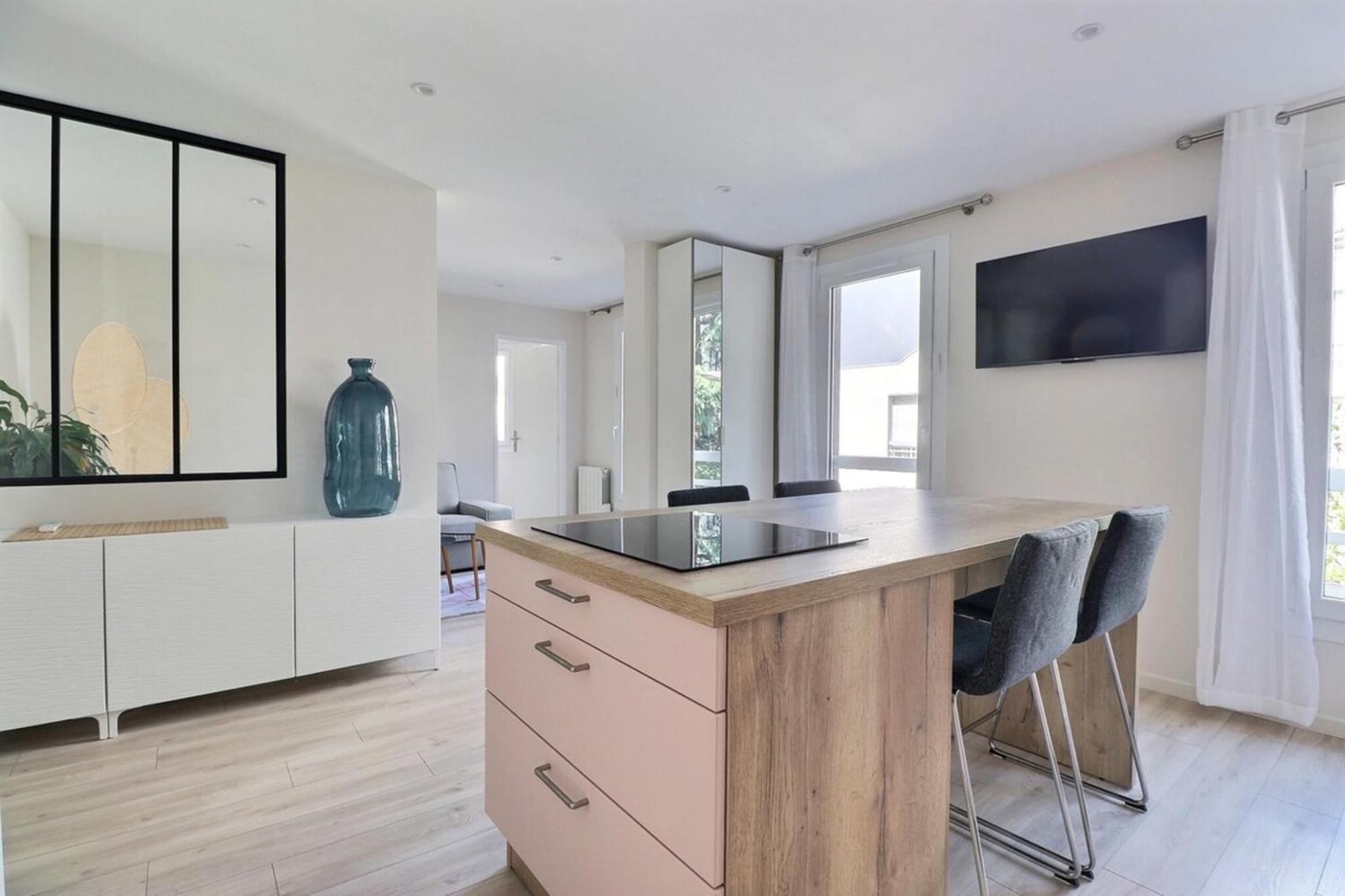 The Monplaisir - Magnificent T2 - 8th Appartement