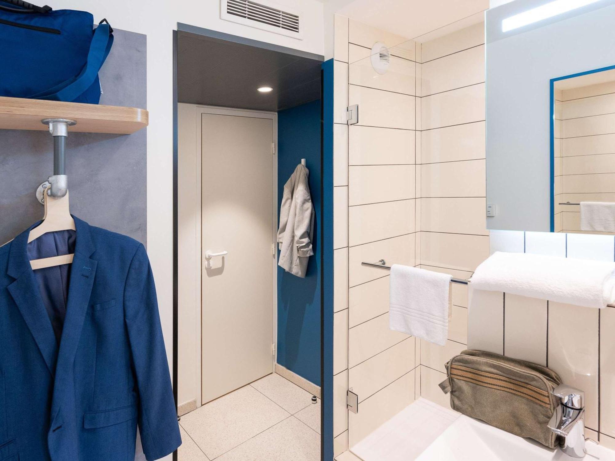 Ibis Budget Centre Confluence Hotel 2*