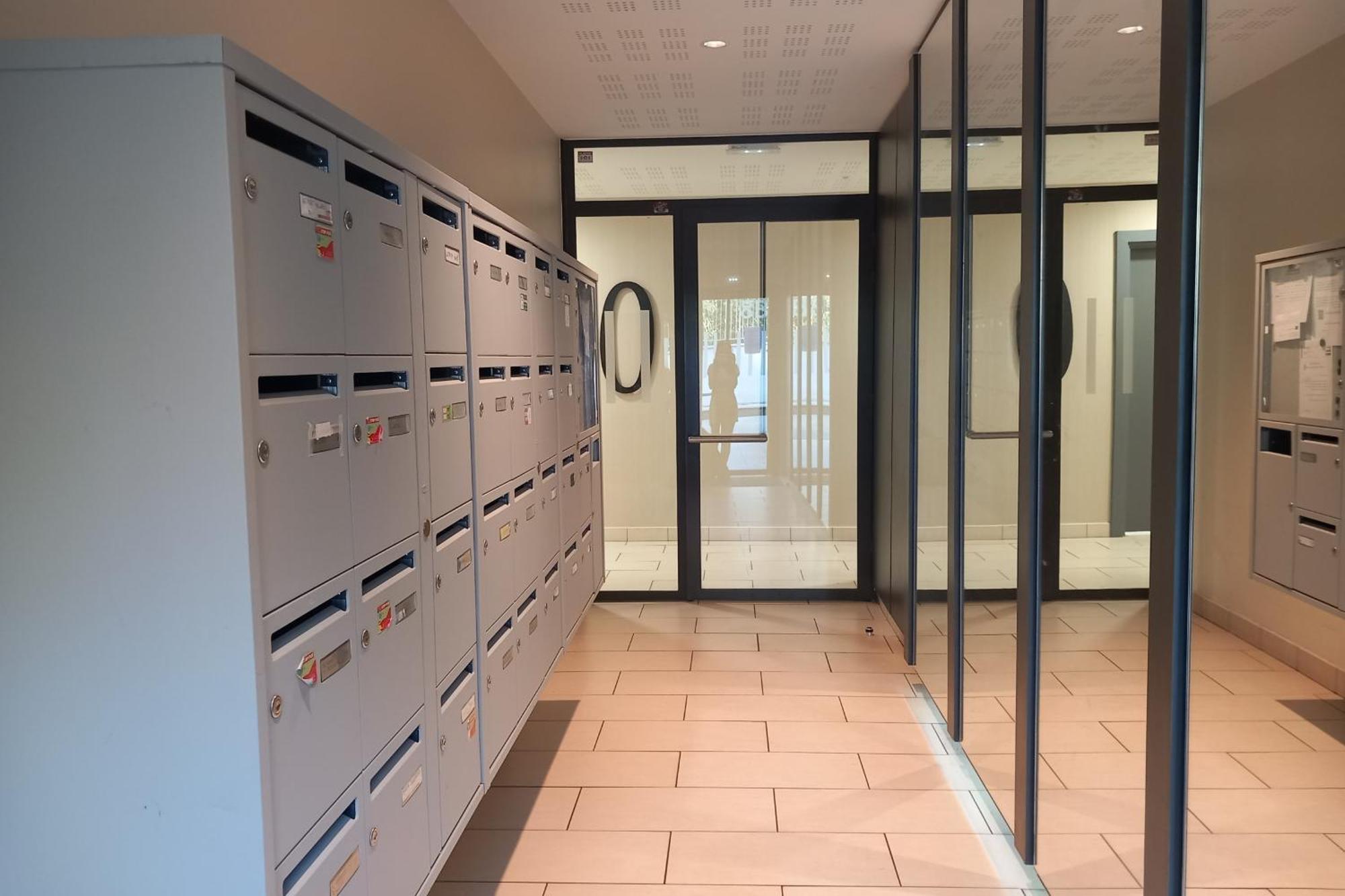 69a - Cosy Ideally Located Gerland Lyon