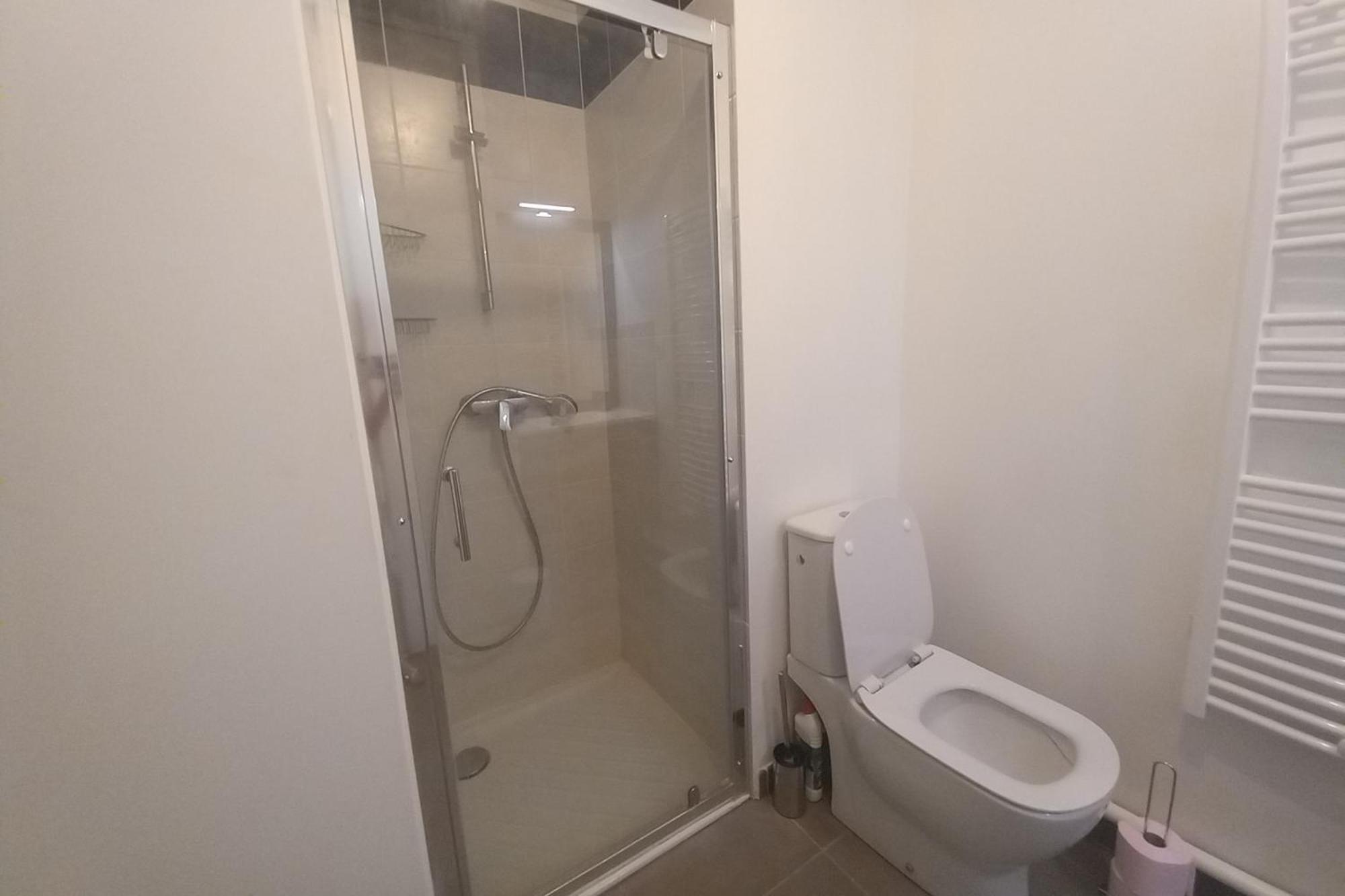 69a - Cosy Ideally Located Gerland Apartment