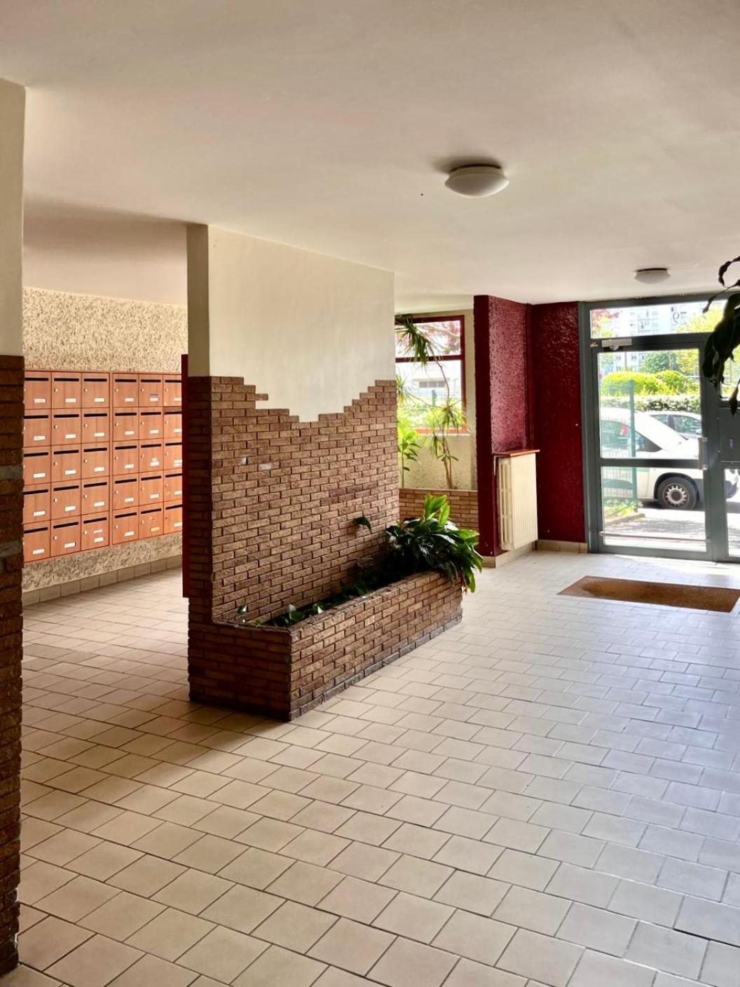 Apartment Apparemment Spacieux T5 Lyon