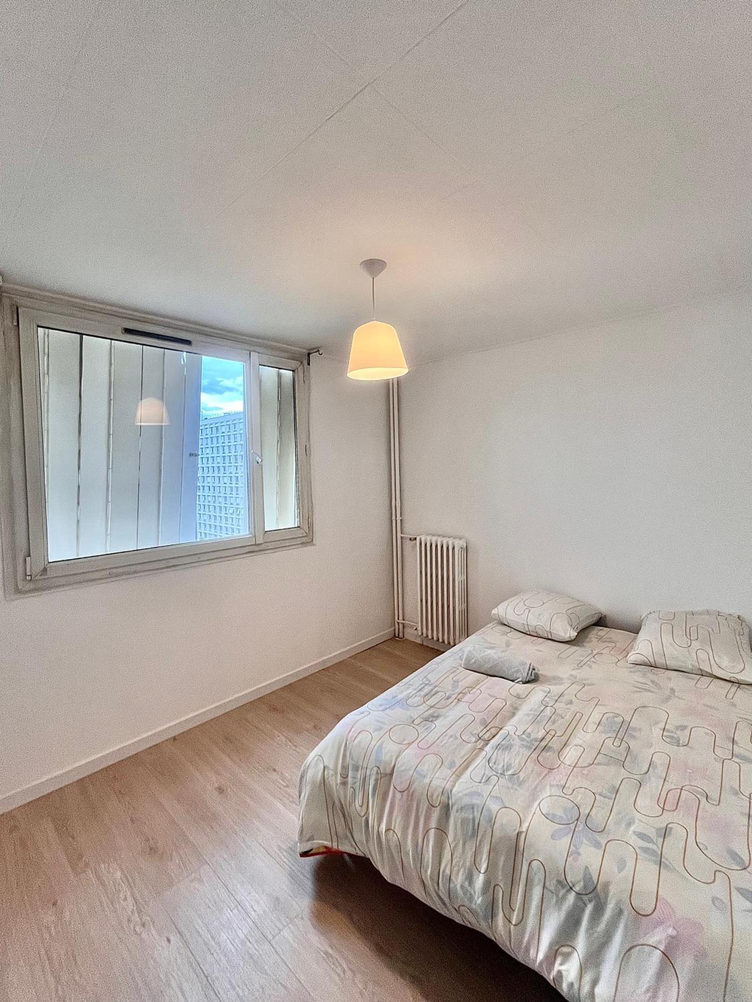 Apparemment Spacieux T5 Apartment