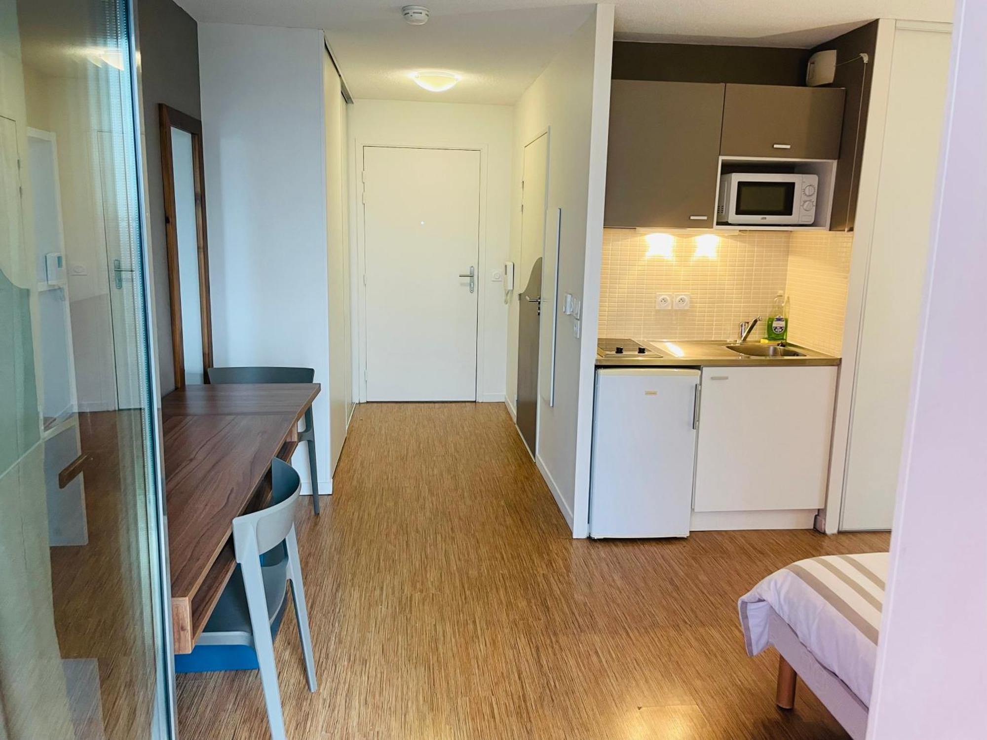 Apartment Harmonie Confluence Et Piscine Chauffante *