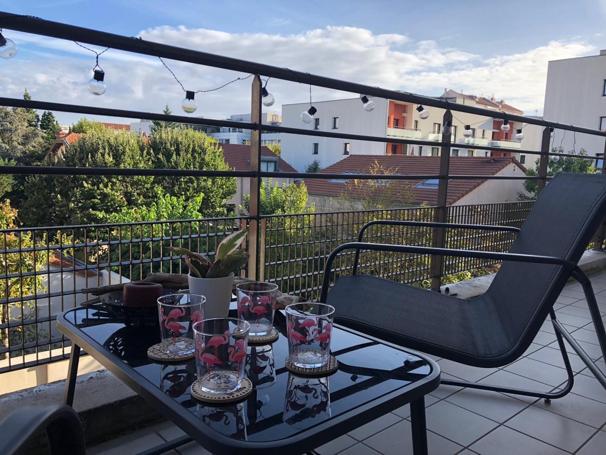 Un Balcon A Monplaisir- 4 Lits -garage - 47m2 Appartement *