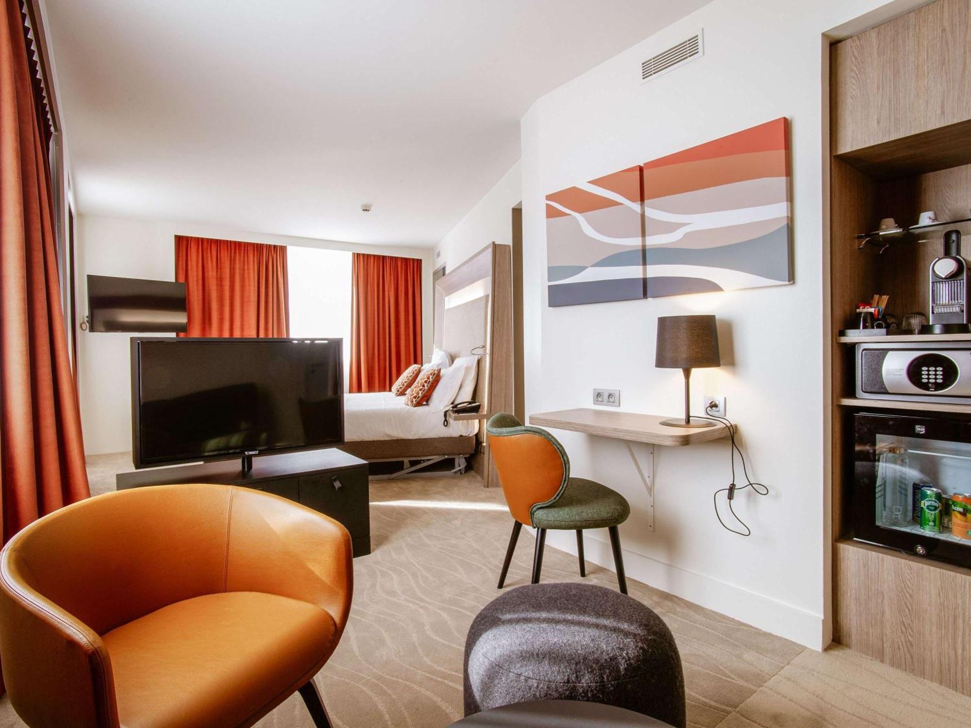 Novotel Confluence 4*