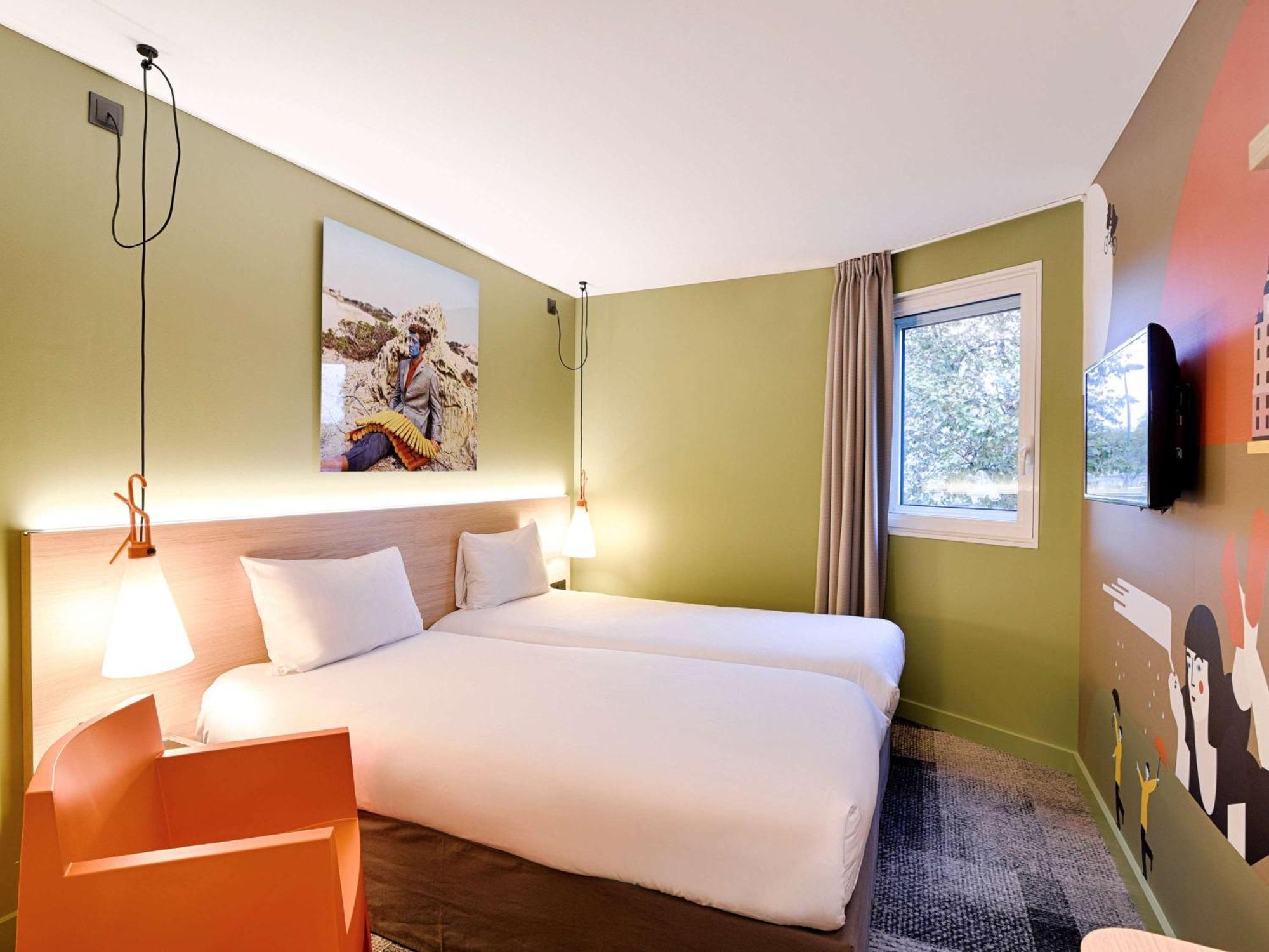 Ibis Styles Centre Confluence Hotel 3*