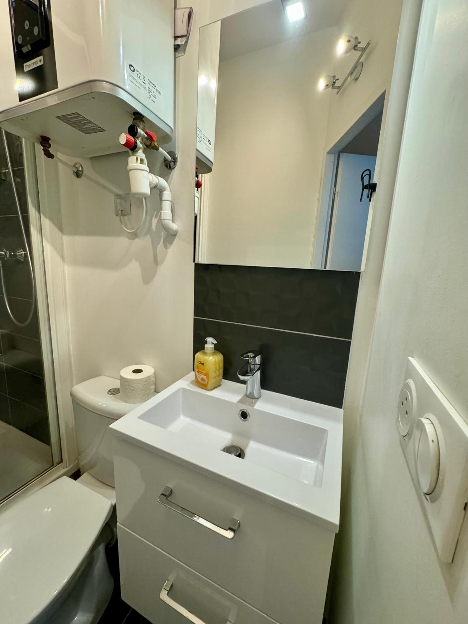 A 15' De La Partdieu Et Bellecour Apartment