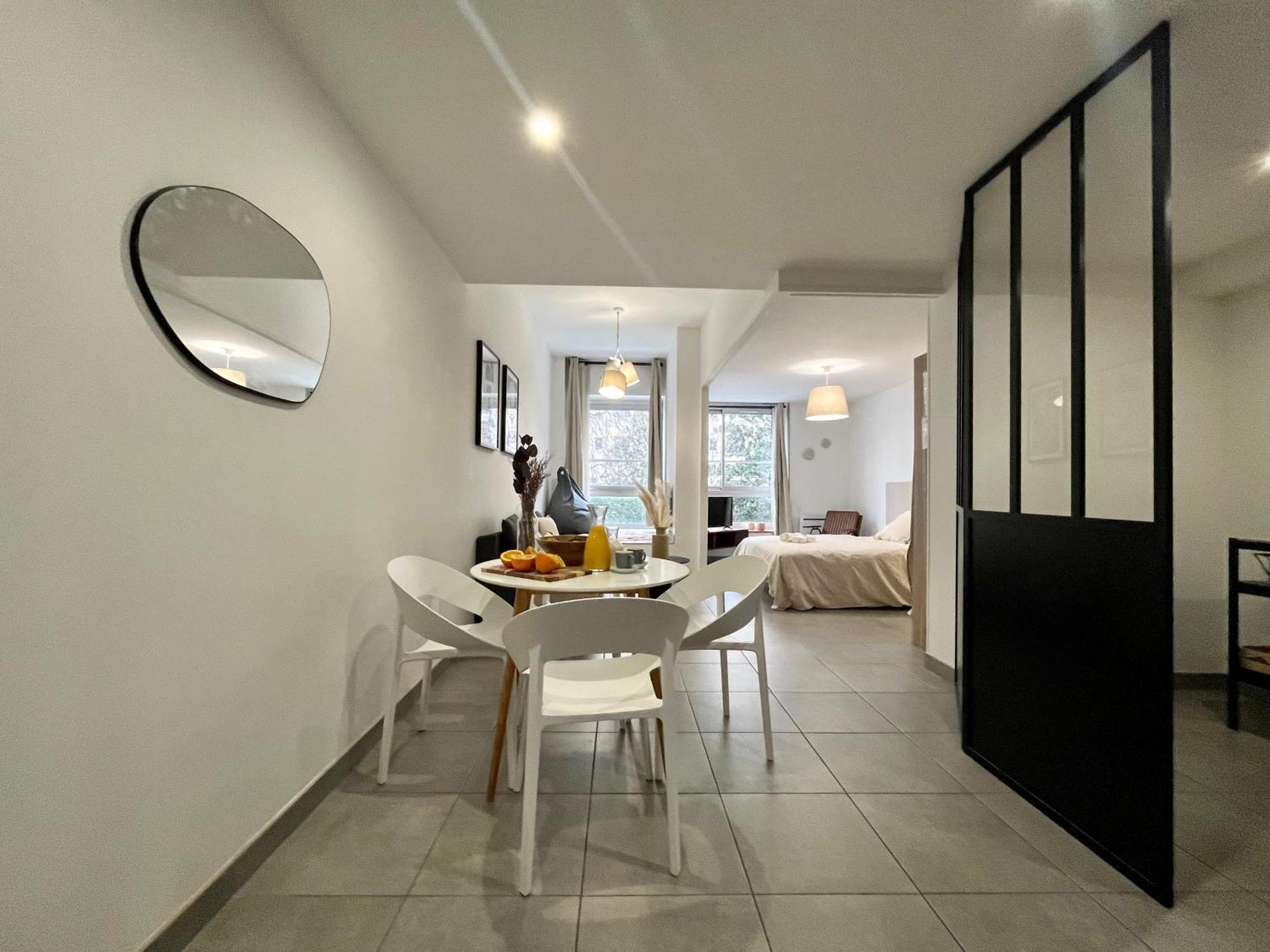Danburry Apartment