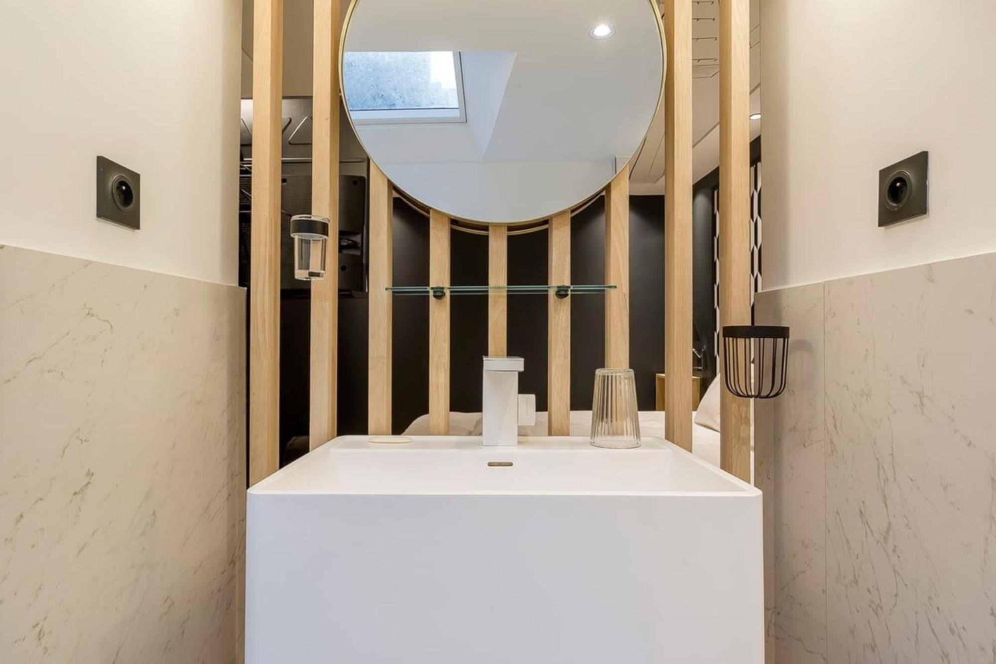 Victor Hugo Romantic - Sauna Et Balneo Apartment