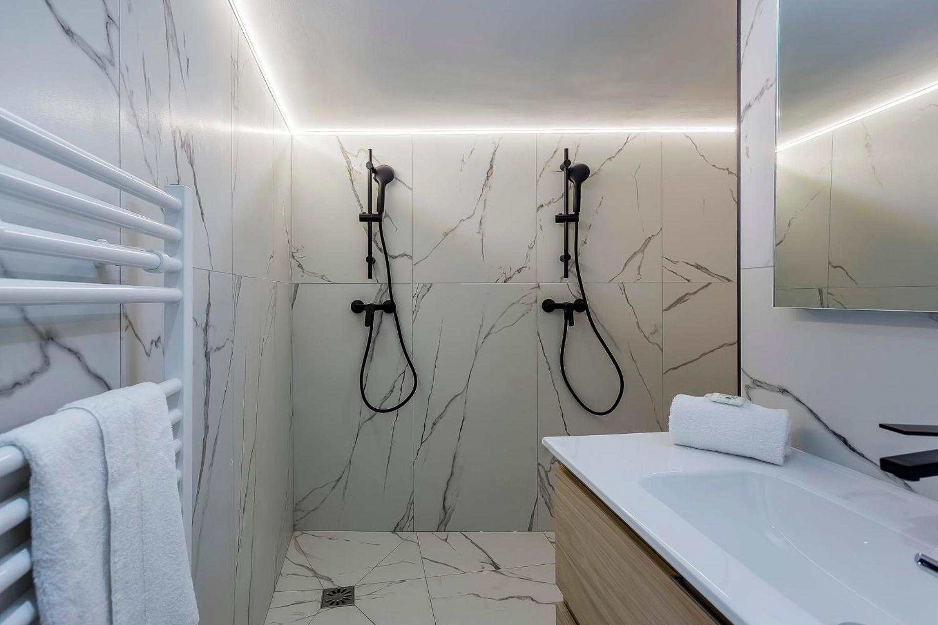 Romantique Balneo Centre Liebeshotel Lyon