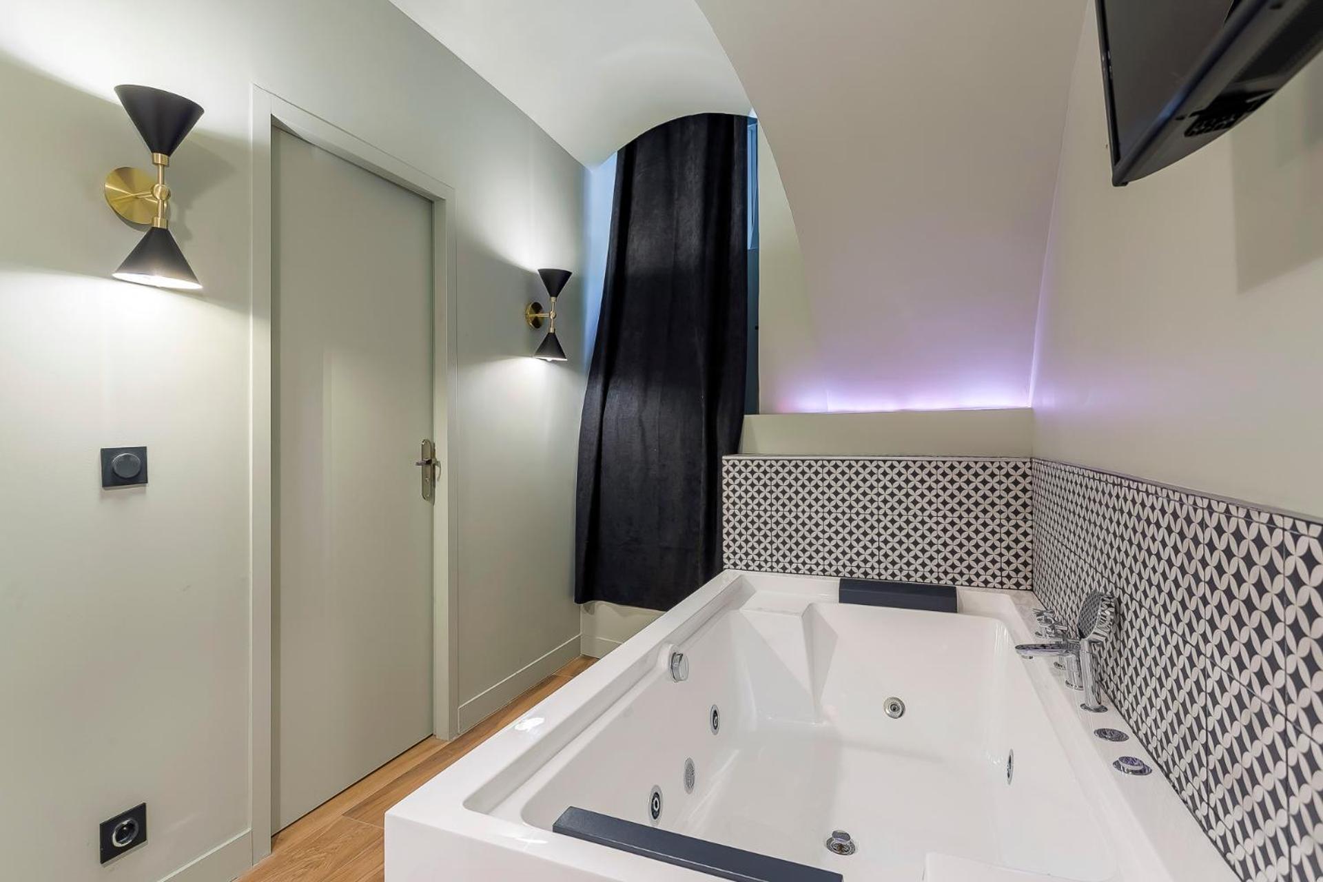 Liebeshotel Romantique Balneo Centre