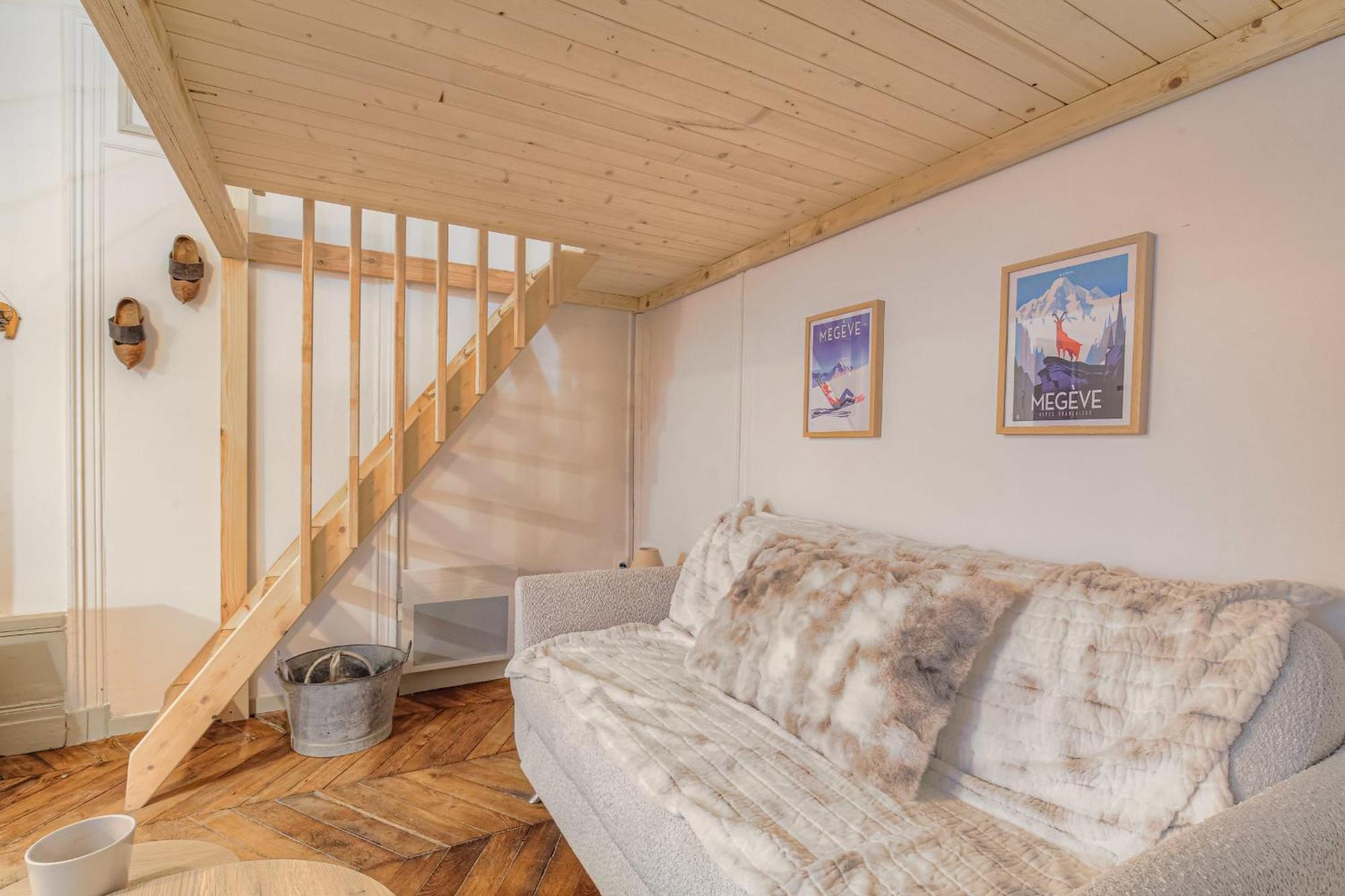 Apartment Duplex De Caractere A Cordeliers