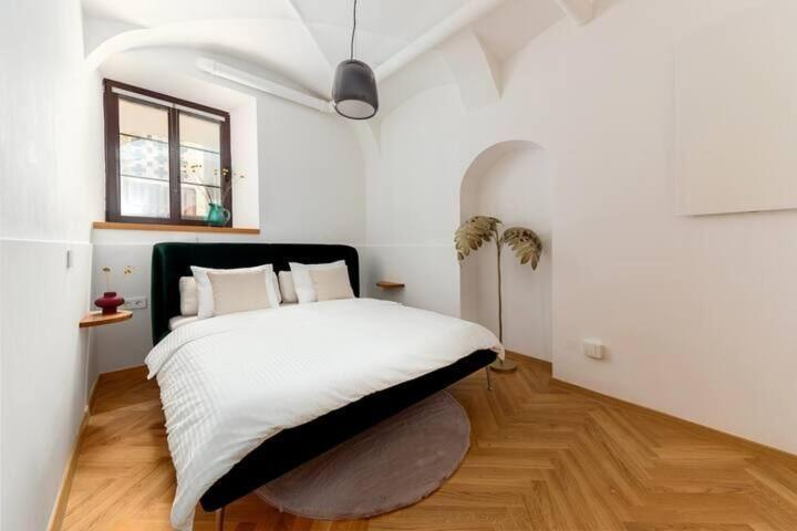 Palisades Apartment *
