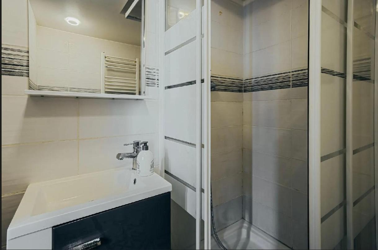 Dumas De Loire, 9 * Lyon