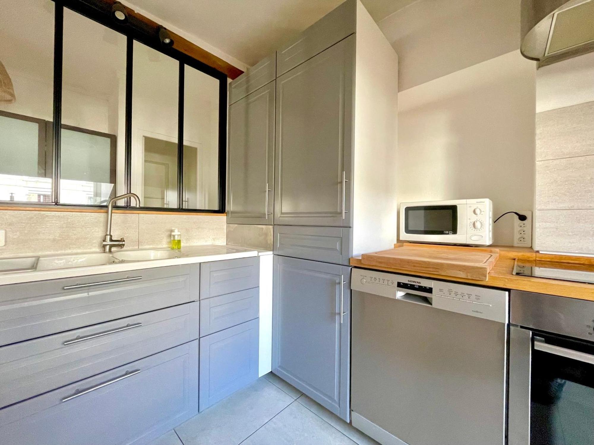 Bngo I Le Spacieux I 9 Personnes, Climatisation, Parking Gratuit, 3 Chambres, 6 Lits, Gare Partdieu, Centre De Appartement *