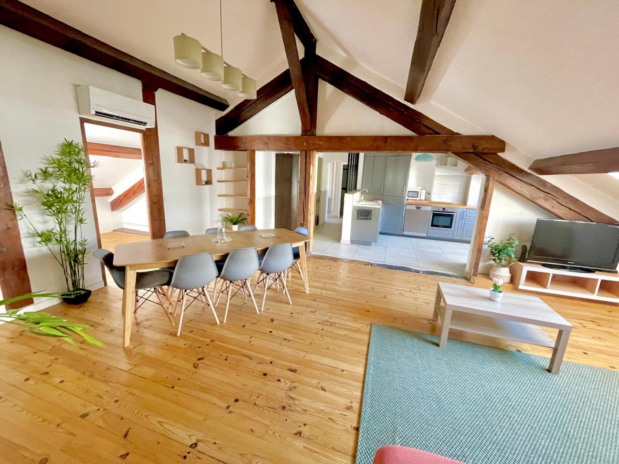 Bngo I Le Spacieux I 9 Personnes, Climatisation, Parking Gratuit, 3 Chambres, 6 Lits, Gare Partdieu, Centre De Appartement *