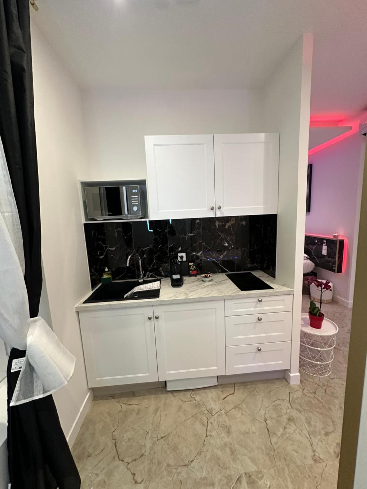 Appart hôtel Les Bulles De Mona Lila -proximite Gare De Lyon- *