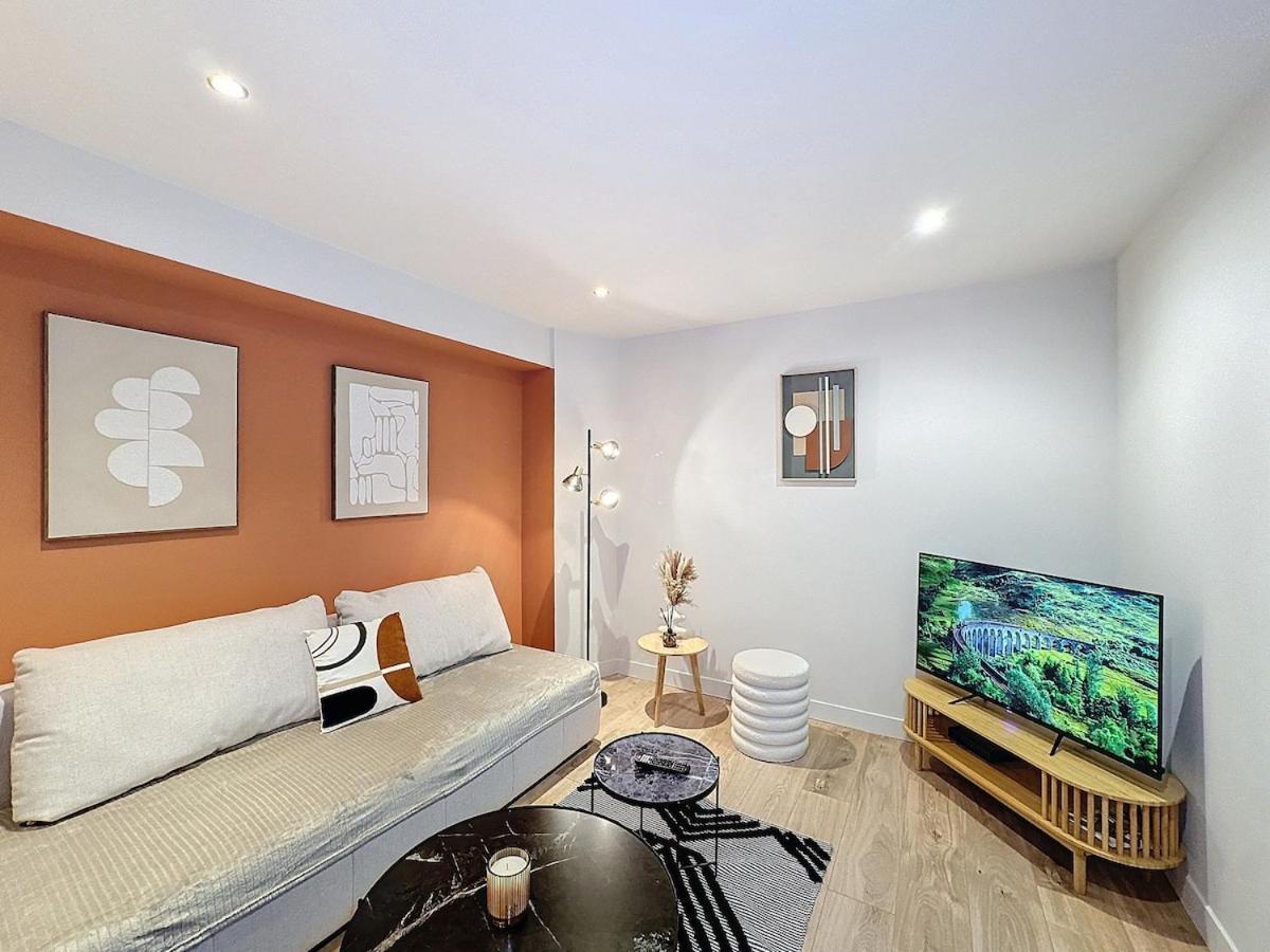 Apartment My Home, Voituret 1 *