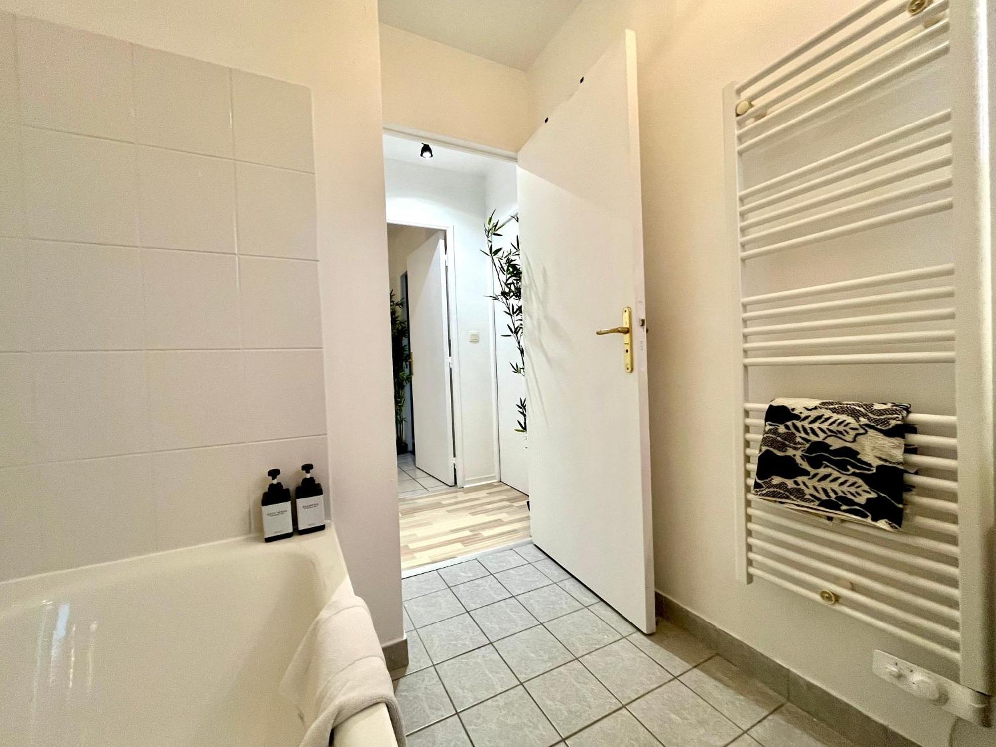 Bngo I Immense Rooftop I 2 Chambres, 4 Places Parkings, 2 Immenses Terrasses, 8 Personnes