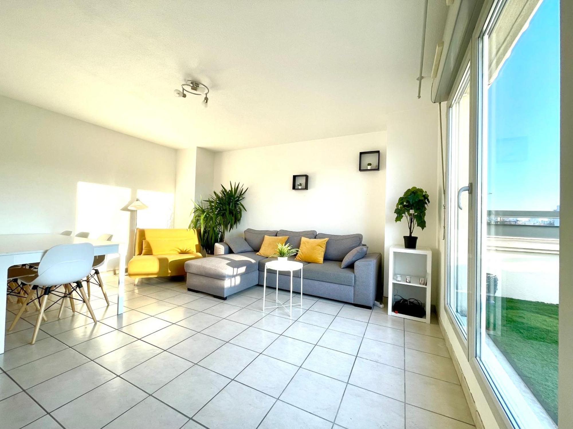 Apartamento Bngo I Immense Rooftop I 2 Chambres, 4 Places Parkings, 2 Immenses Terrasses, 8 Personnes Lyon