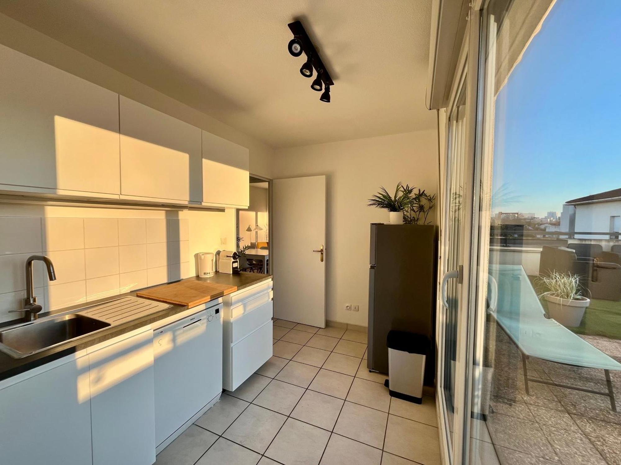 Apartamento Bngo I Immense Rooftop I 2 Chambres, 4 Places Parkings, 2 Immenses Terrasses, 8 Personnes