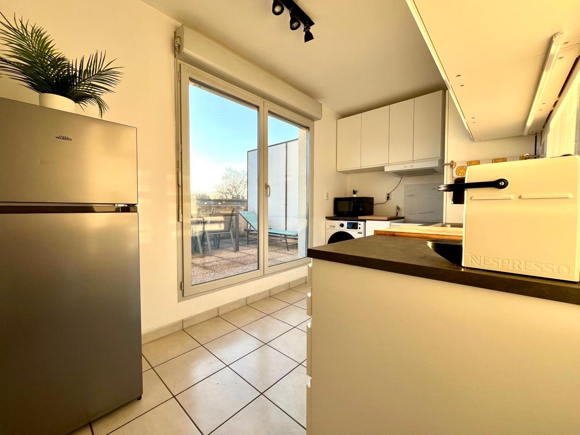 Apartamento Bngo I Immense Rooftop I 2 Chambres, 4 Places Parkings, 2 Immenses Terrasses, 8 Personnes Lyon