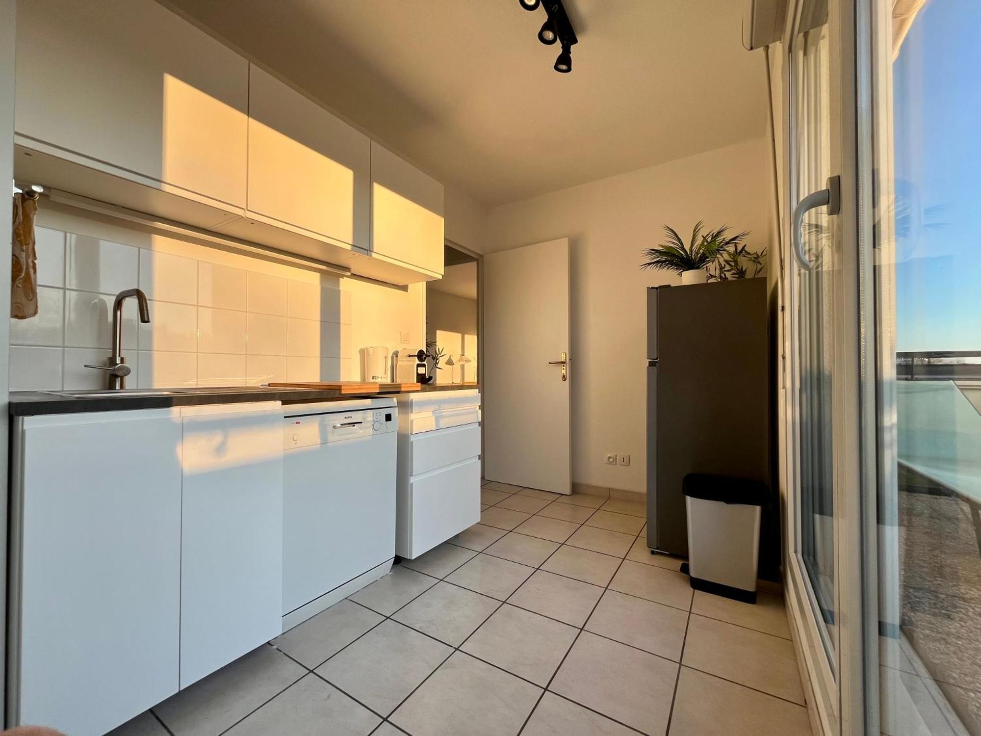 Bngo I Immense Rooftop I 2 Chambres, 4 Places Parkings, 2 Immenses Terrasses, 8 Personnes * Lyon
