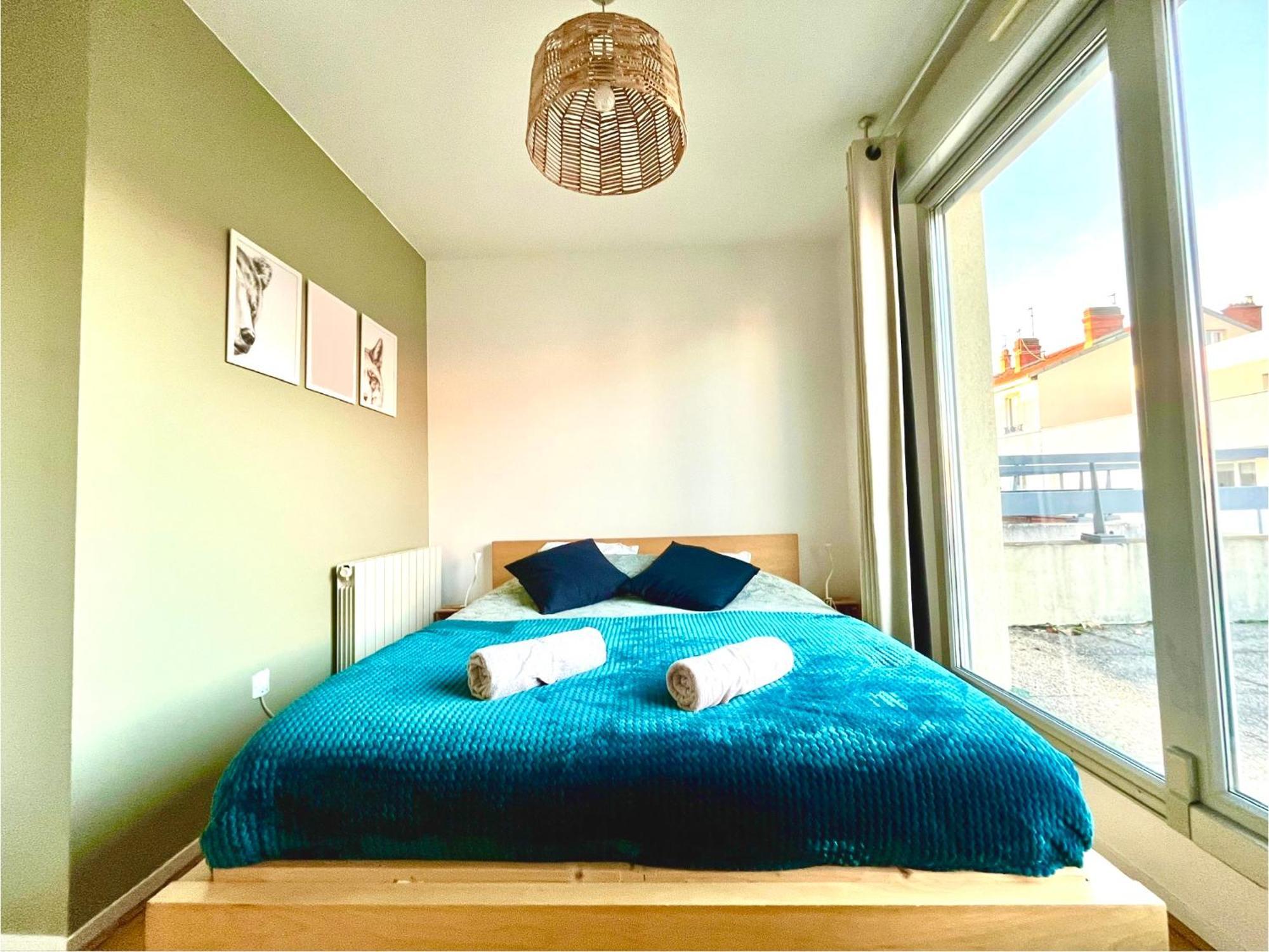 Bngo I Immense Rooftop I 2 Chambres, 4 Places Parkings, 2 Immenses Terrasses, 8 Personnes Lyon