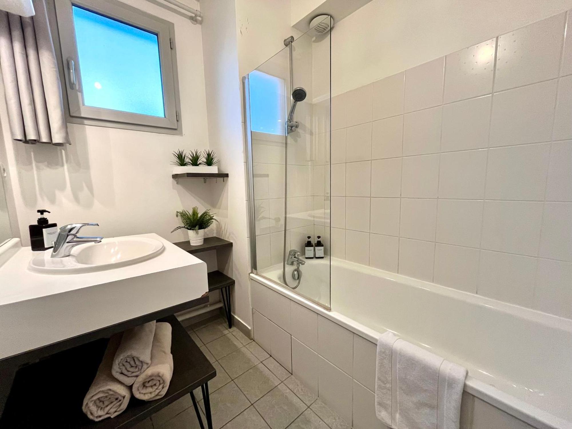 Bngo I Immense Rooftop I 2 Chambres, 4 Places Parkings, 2 Immenses Terrasses, 8 Personnes *