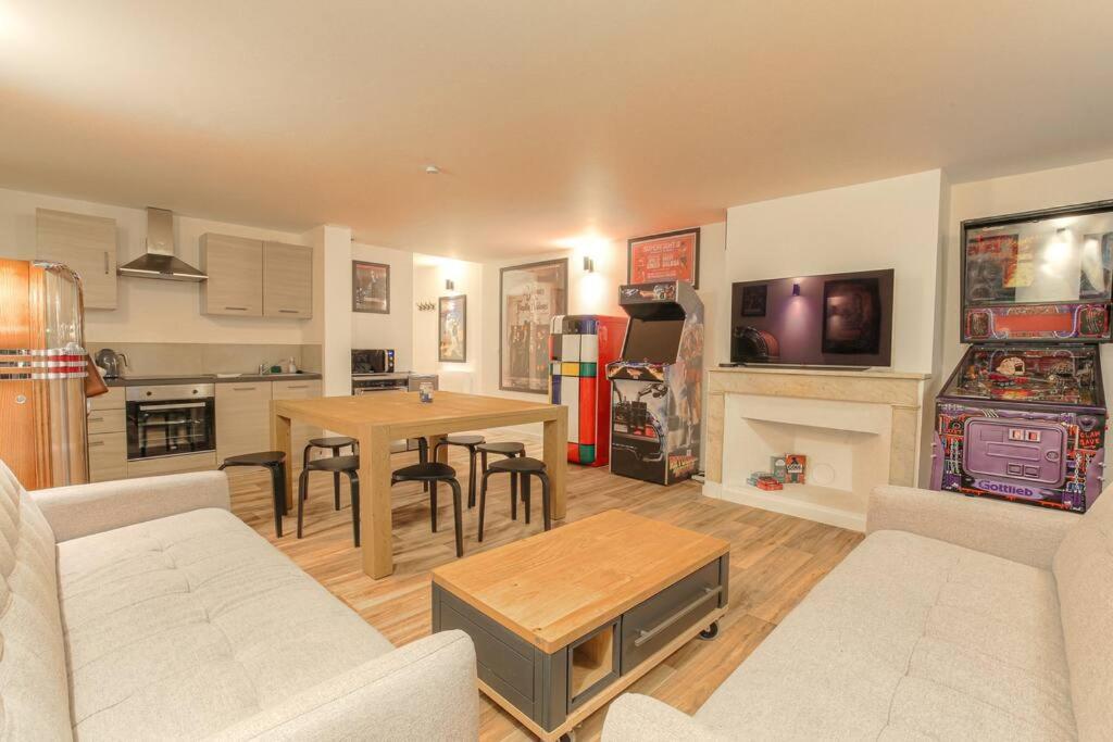 Hollywood Nostalgia, 8 Personnes - Parking, Terreaux Apartment Lyon
