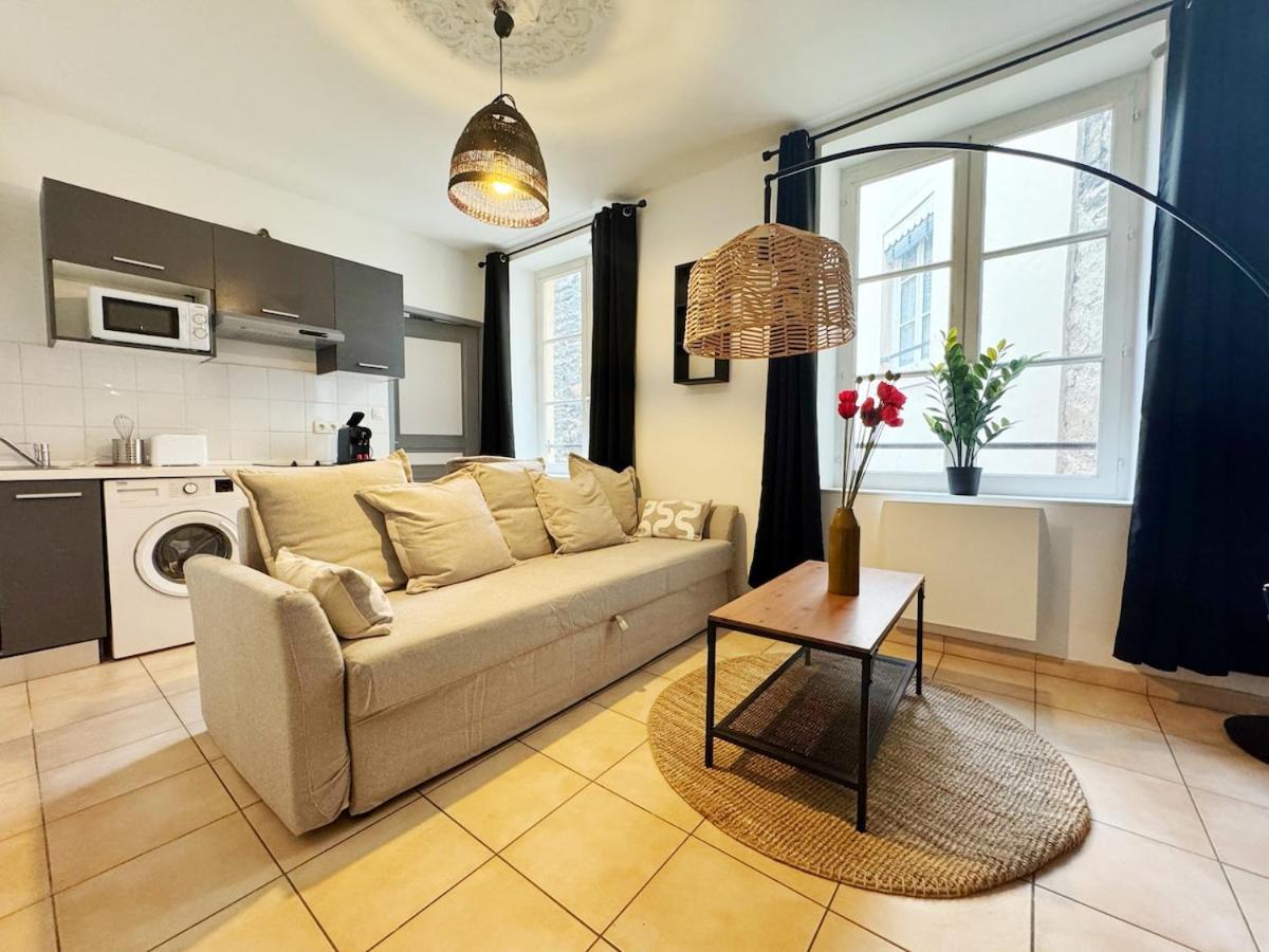 Julius Apartment *