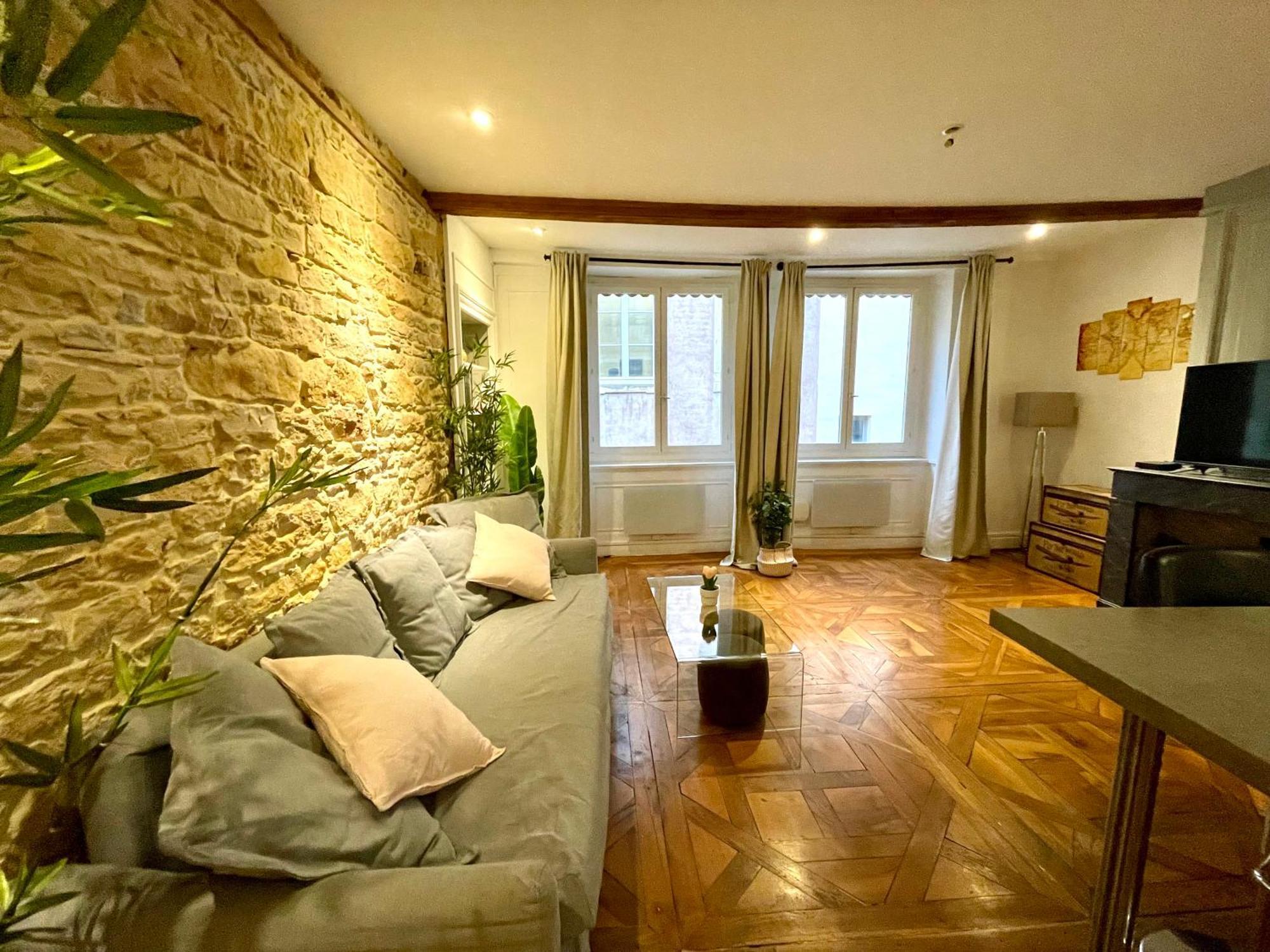 Bngo I Luxe & Confort I Centre, 4 Personnes, Toilette Separe, Place Des Terreaux *