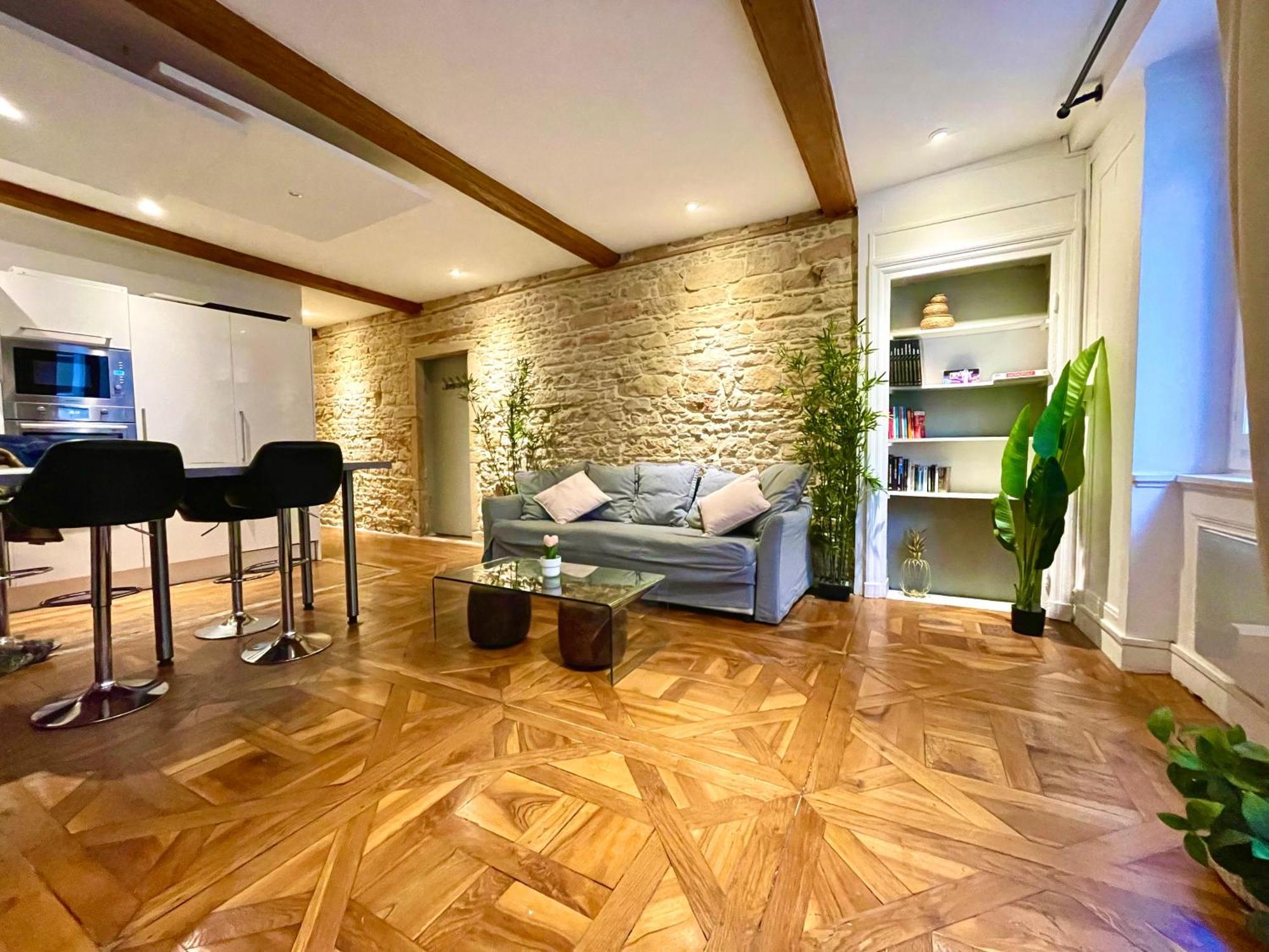 Apartamento Bngo I Luxe & Confort I Centre, 4 Personnes, Toilette Separe, Place Des Terreaux Lyon