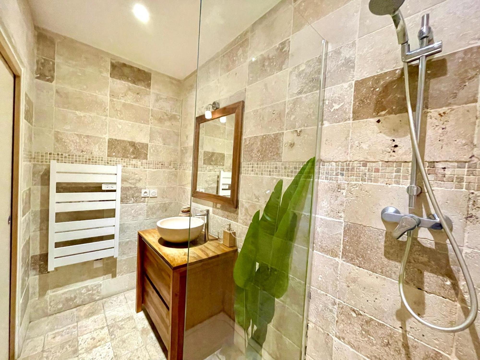Bngo I Luxe & Confort I Centre, 4 Personnes, Toilette Separe, Place Des Terreaux * Lyon