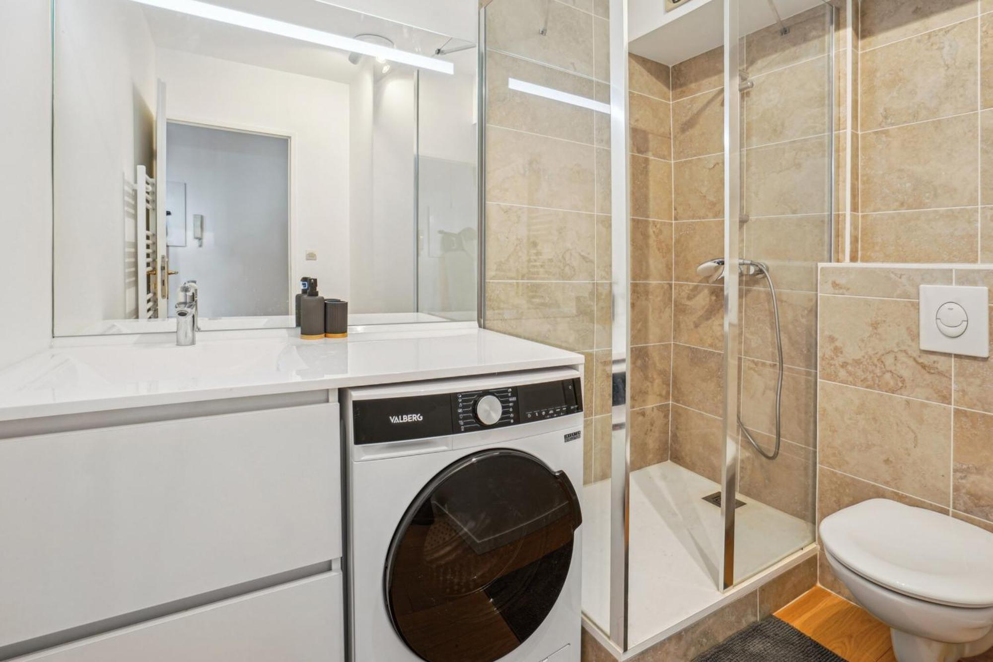 Baraban For 4 People With Balcony Near Part-dieu Appartement