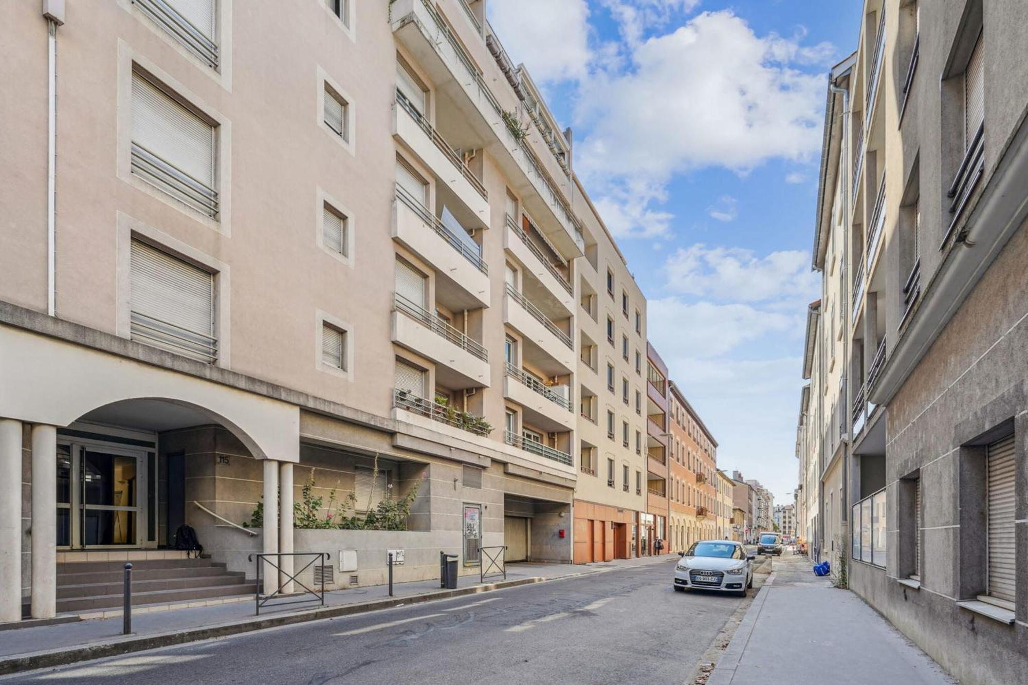 Baraban For 4 People With Balcony Near Part-dieu *