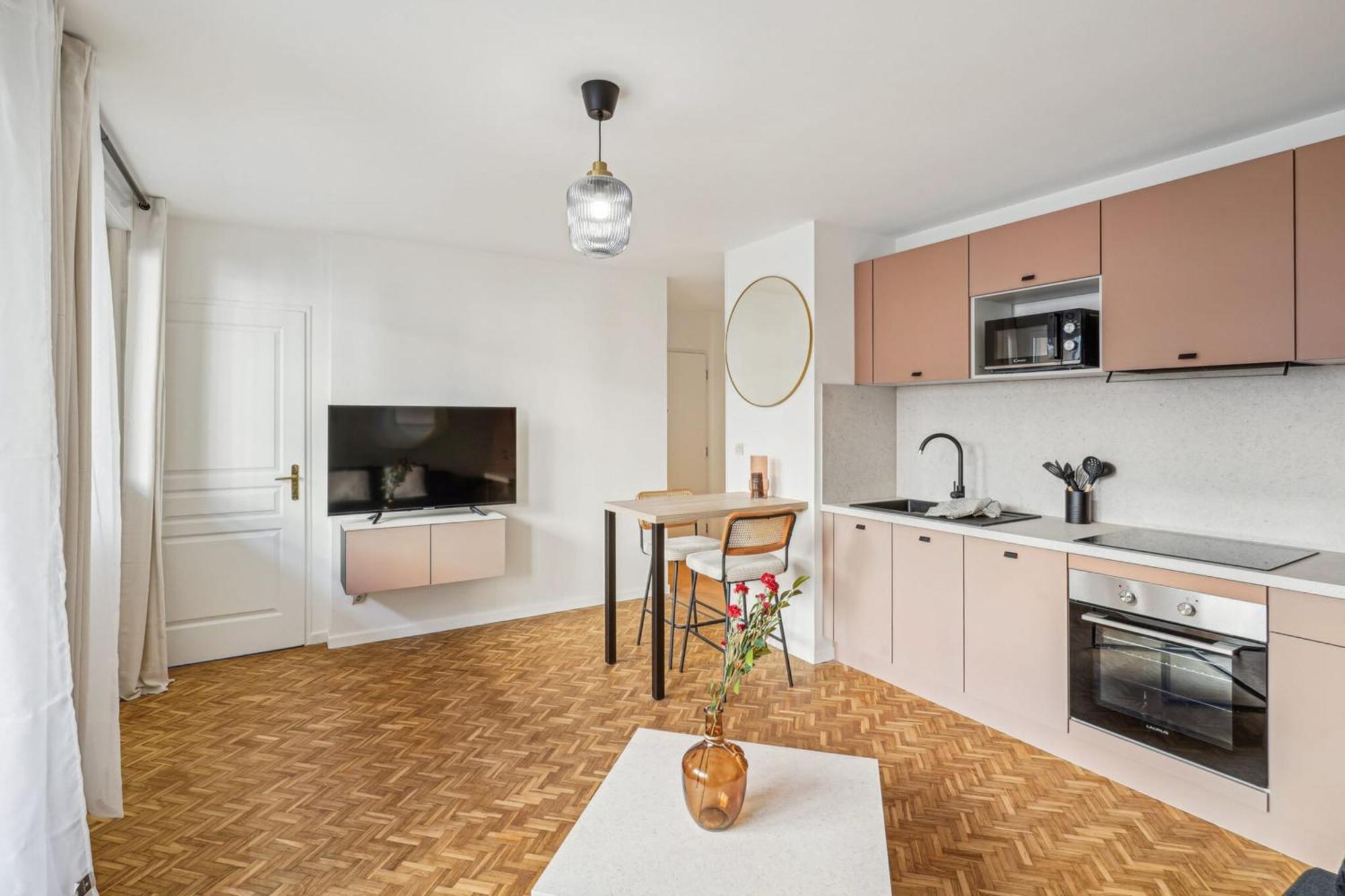 Baraban For 4 People With Balcony Near Part-dieu Appartement