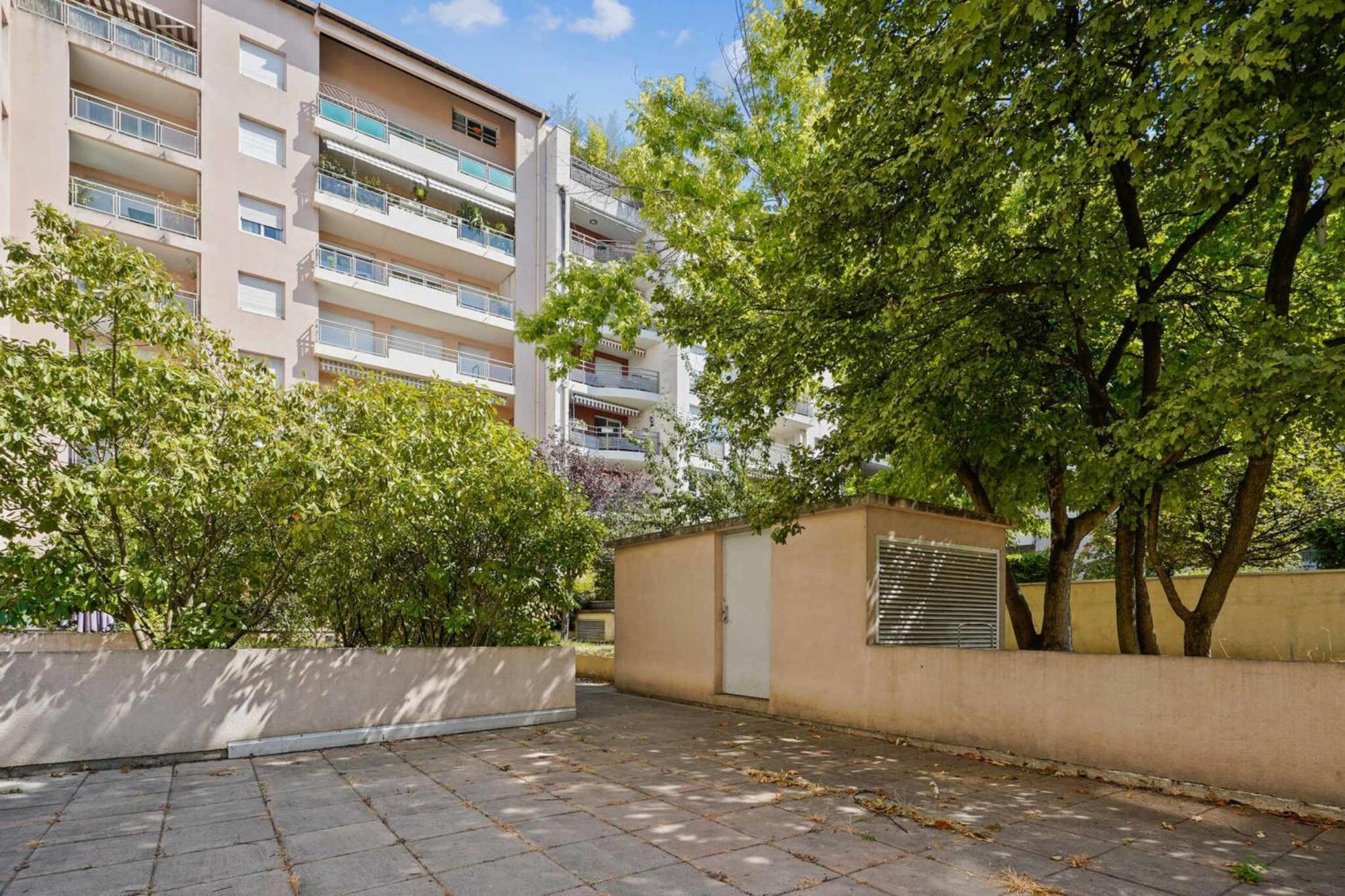Baraban For 4 People With Balcony Near Part-dieu Appartement Lyon