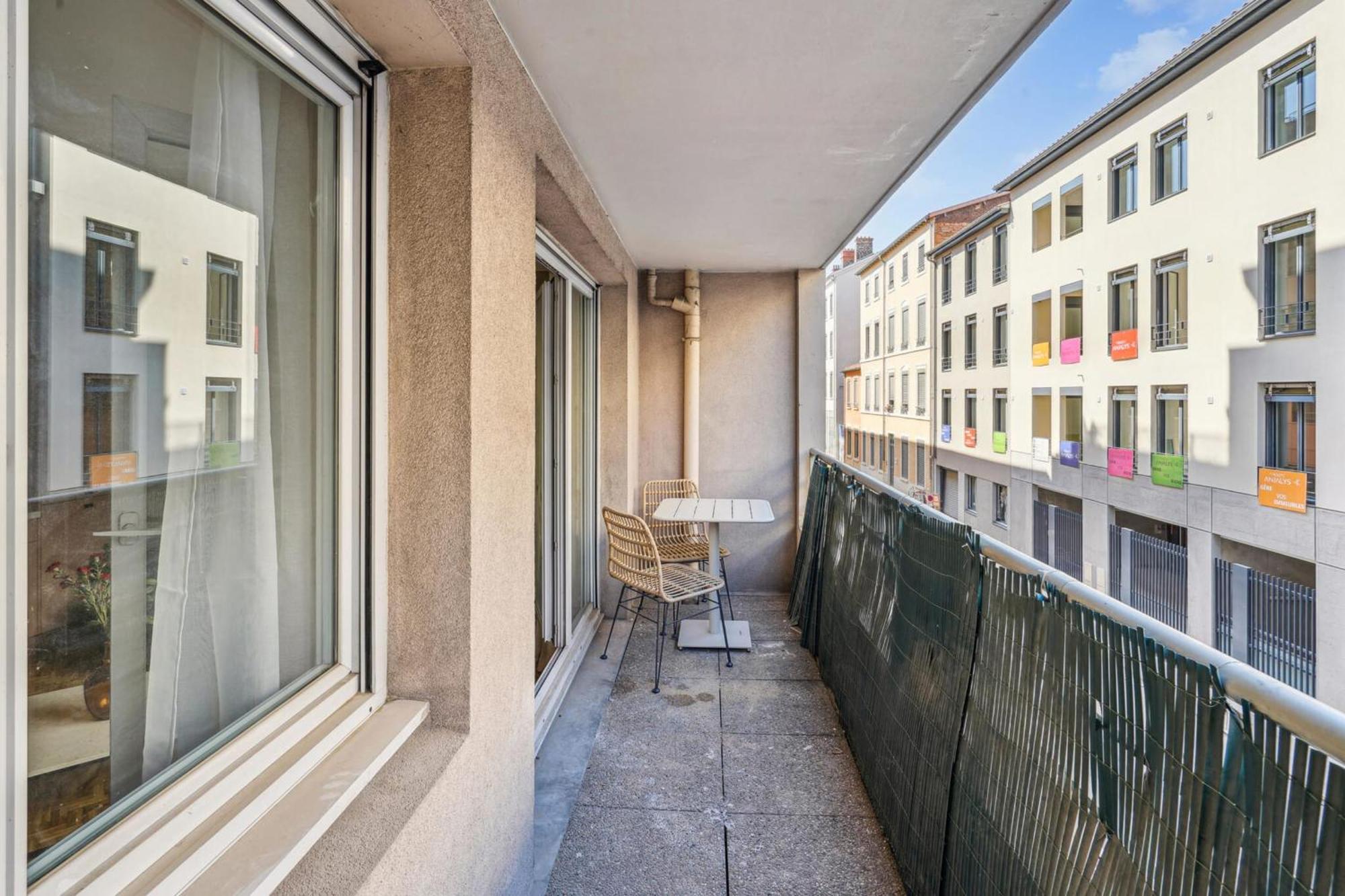 Baraban For 4 People With Balcony Near Part-dieu *
