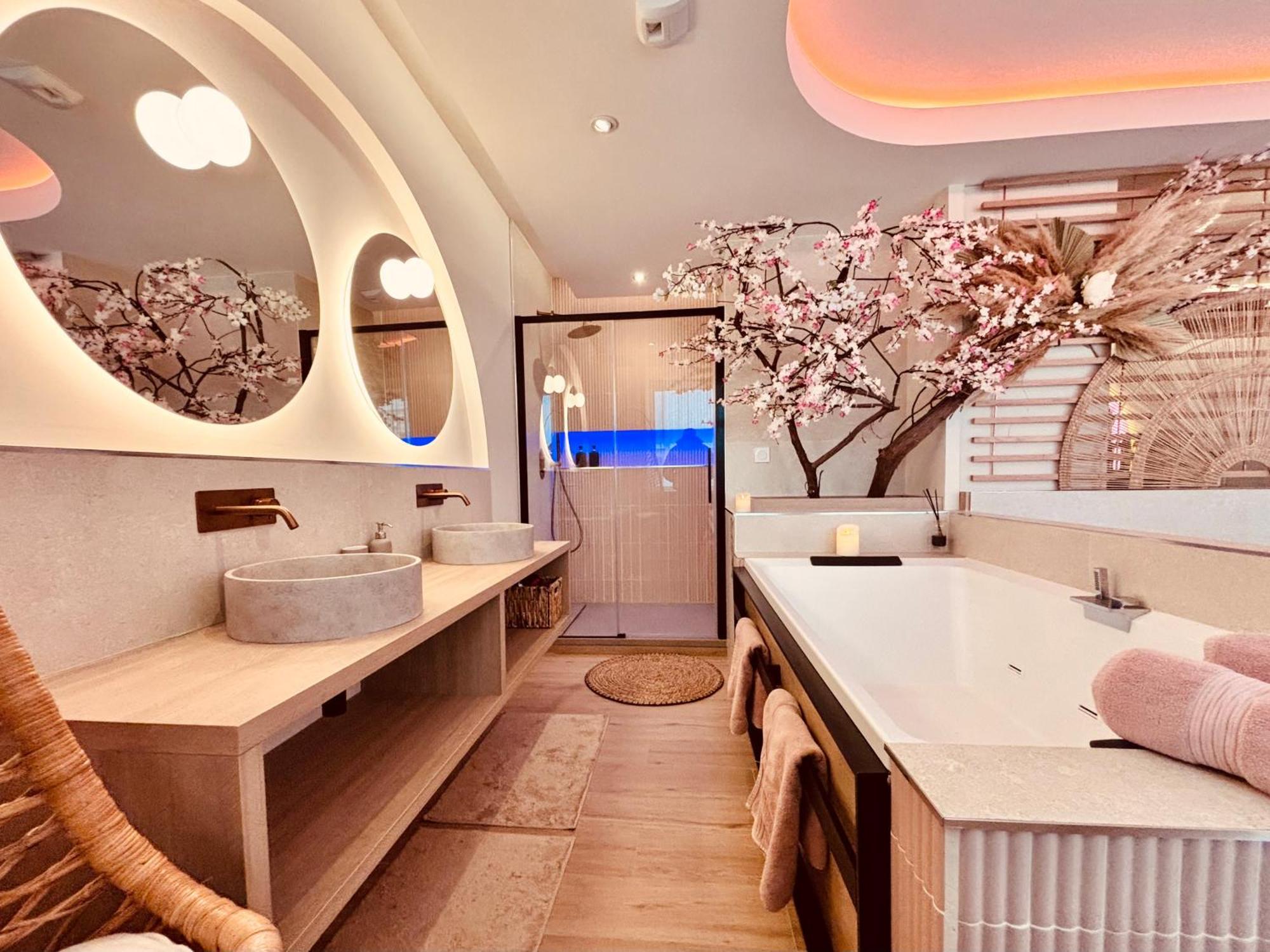Blossom Suite-hyper Centre Jacuzzi Balcon Clim Apartment Lyon