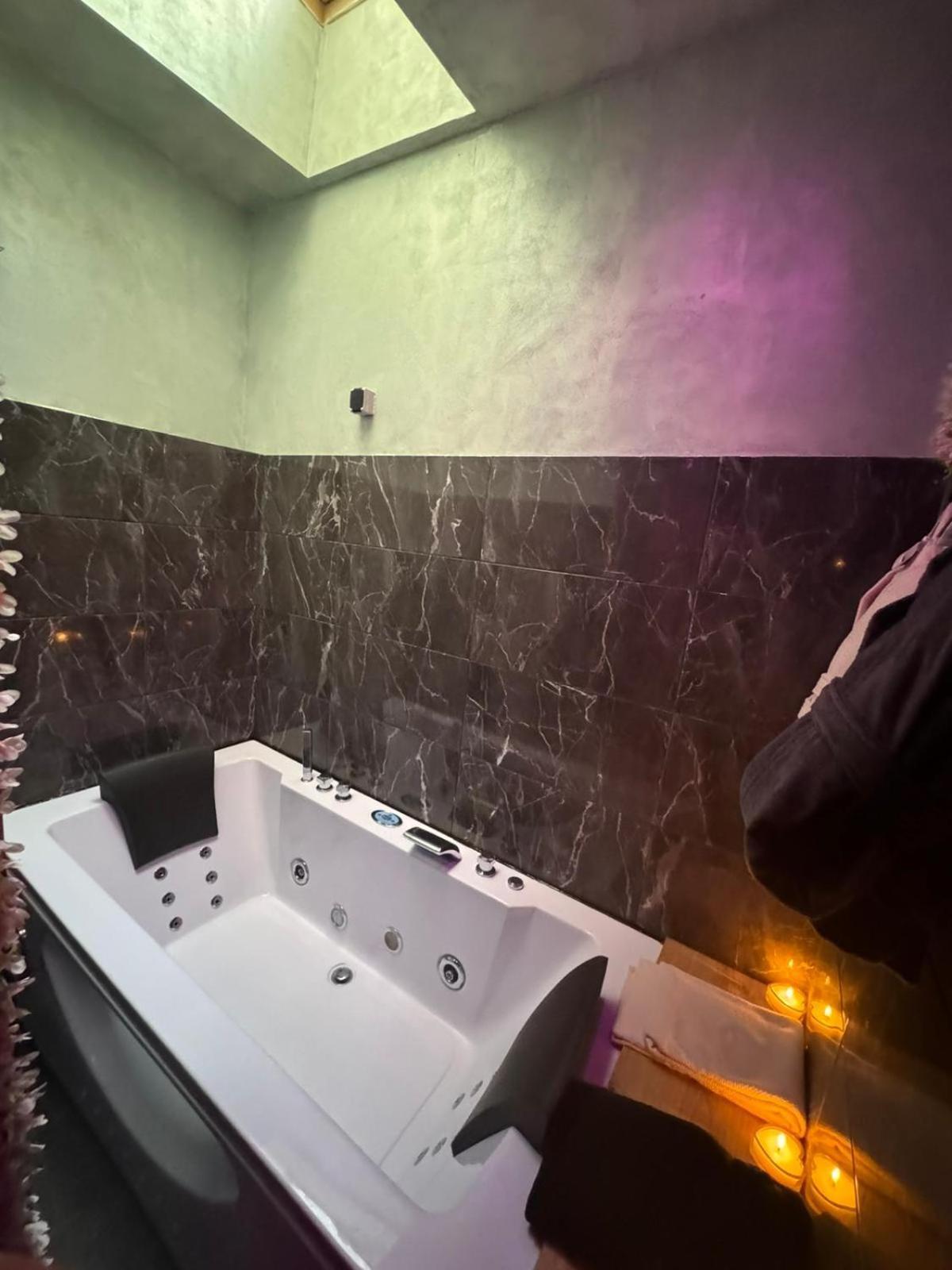 Love hôtel Jacuzzi