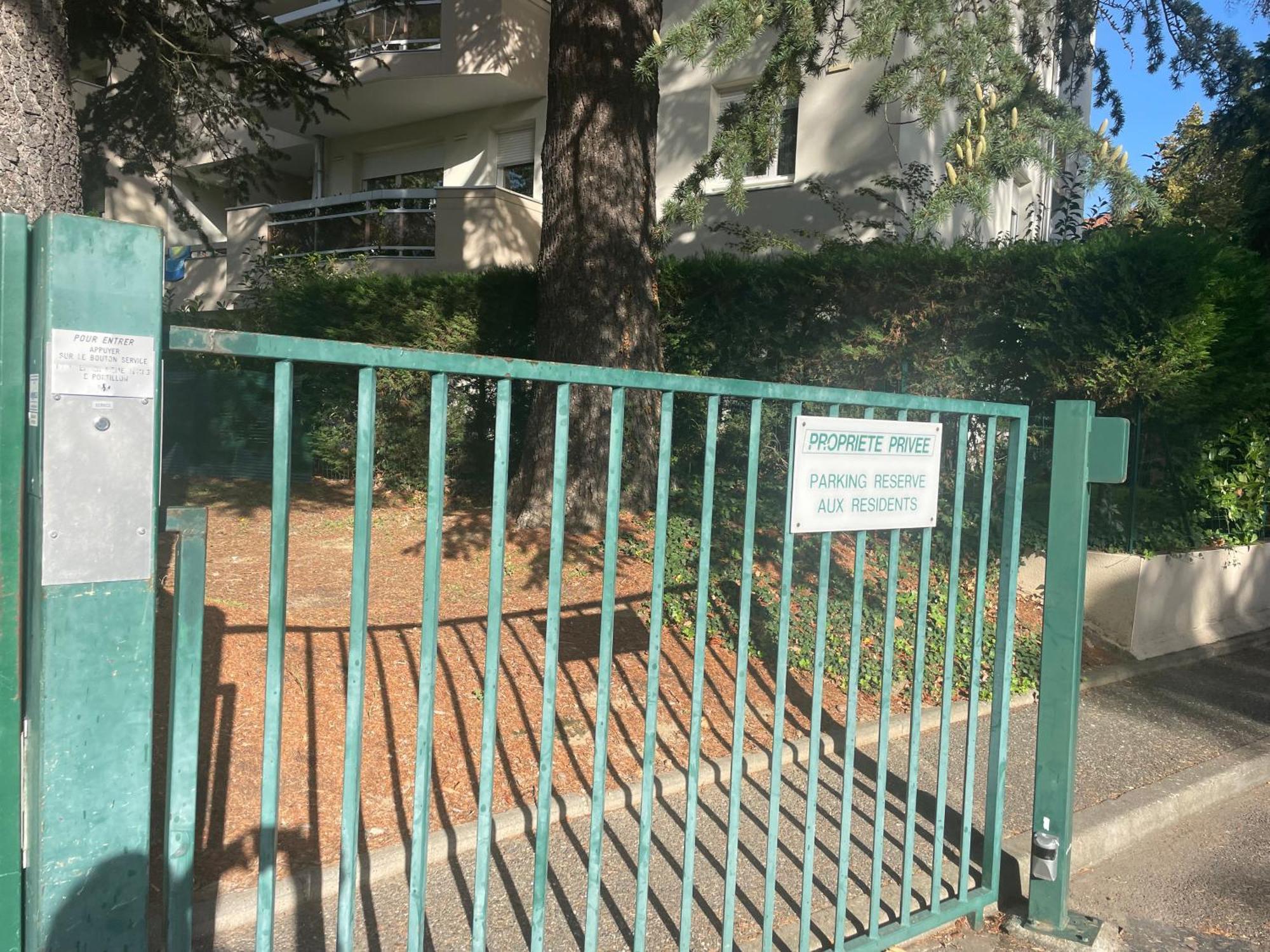 Apartment & Cosy, Charcot- Wifi - Lave Linge - Balcon - Parking