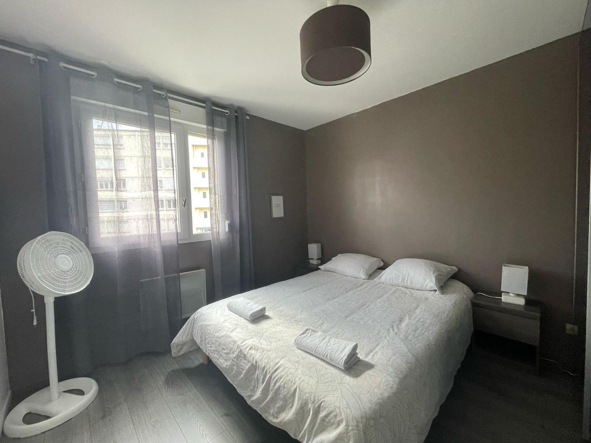 & Cosy, Charcot- Wifi - Lave Linge - Balcon - Parking Apartment *
